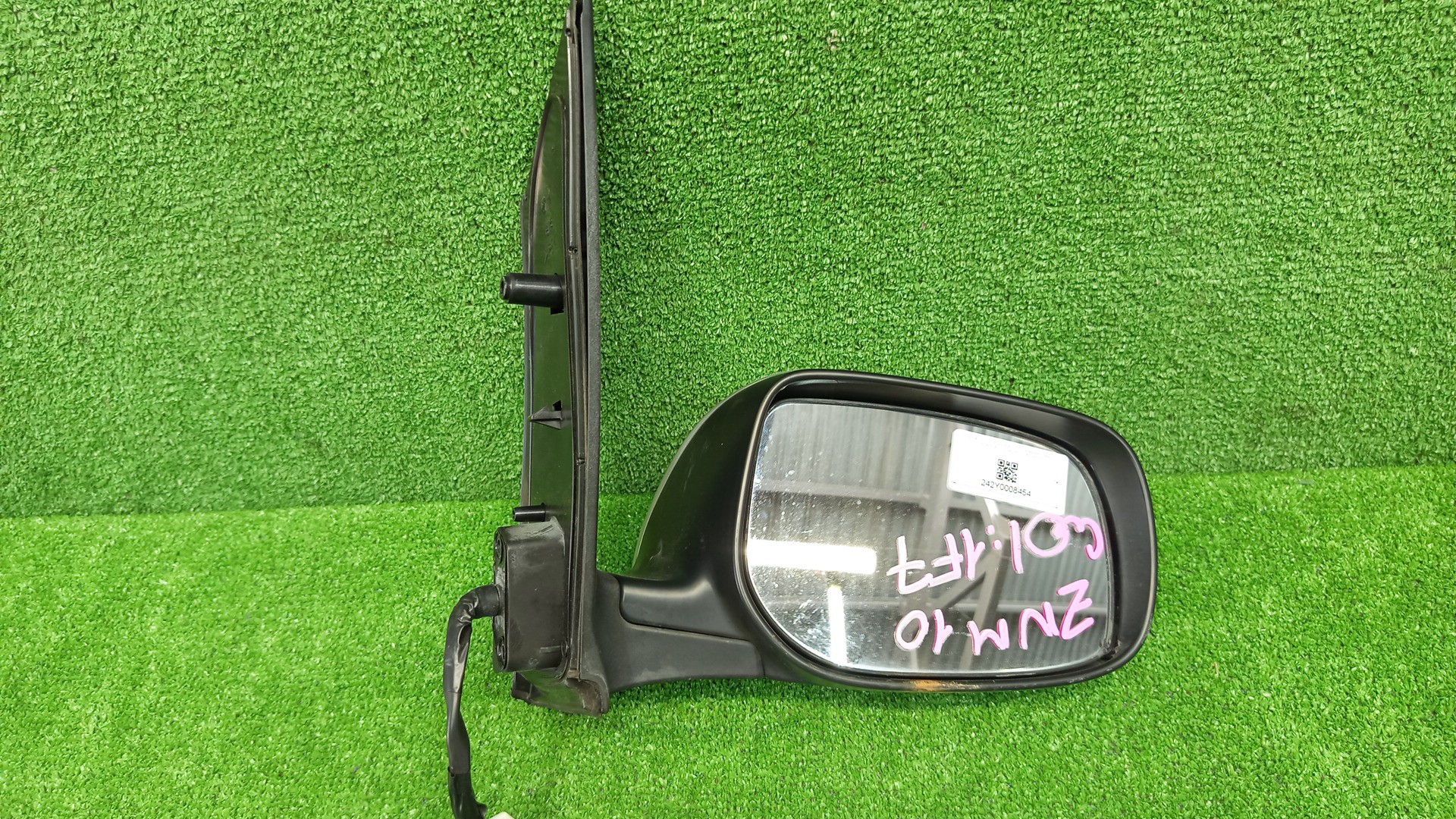 Зеркало правое переднее TOYOTA ISIS ZNM10, ZNM10W, ANM10, ANM10W, ANM15, ANM15W, ZGM10, ZGM10W, ZGM11, ZGM11W, ZGM15, ZGM15W, ANM10G, ZGM10G, ANM15G, ZNM10G, ZGM11G, ZGM15G 7K 2 ракурс