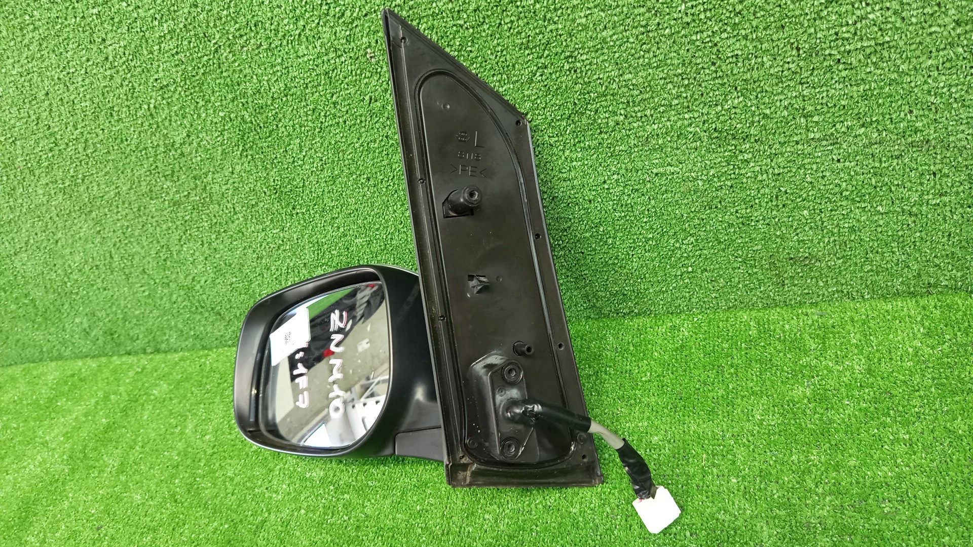 Зеркало левое переднее TOYOTA ISIS ZNM10, ZNM10W, ANM10, ANM10W, ANM15, ANM15W, ZGM10, ZGM10W, ZGM11, ZGM11W, ZGM15, ZGM15W, ANM10G, ZGM10G, ANM15G, ZNM10G, ZGM11G, ZGM15G 7K 3 ракурс