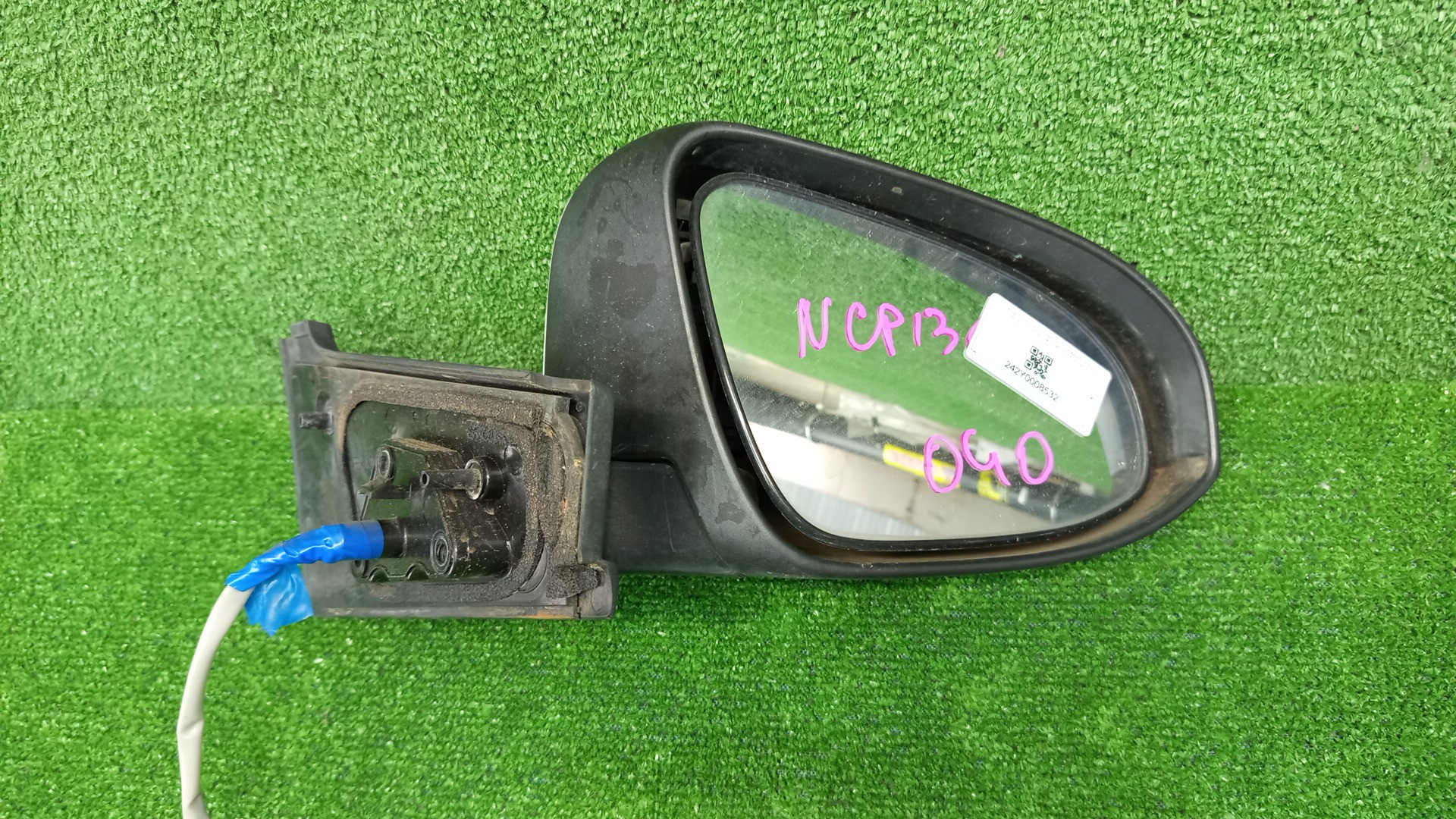 Зеркало правое переднее TOYOTA VITZ, YARIS KSP130, NSP130, NSP135, NCP131 7K 2 ракурс Зеркало правое переднее TOYOTA VITZ, YARIS KSP130, NSP130, NSP135, NCP131 7K 2 ракурс