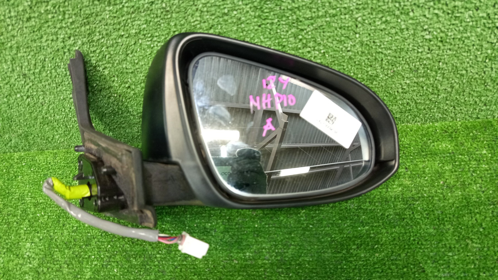 Зеркало правое переднее TOYOTA AQUA NHP10 7K 2 ракурс
