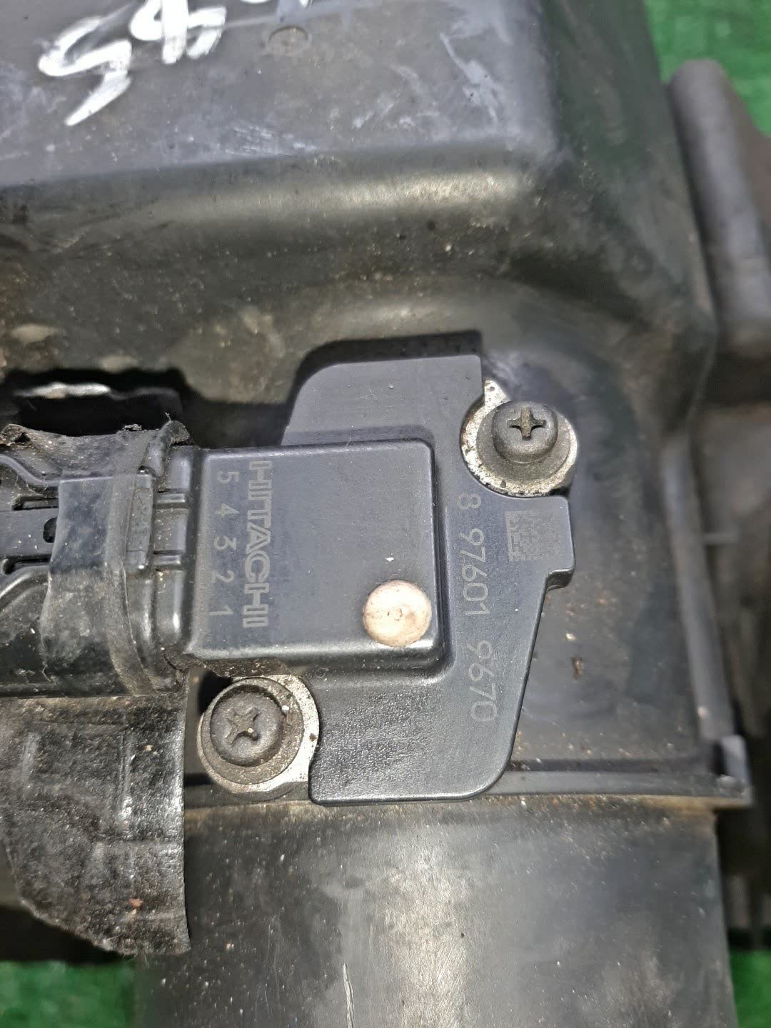 Корпус воздушного фильтра ISUZU ELF NHS85 4JJ1 783 4 ракурс