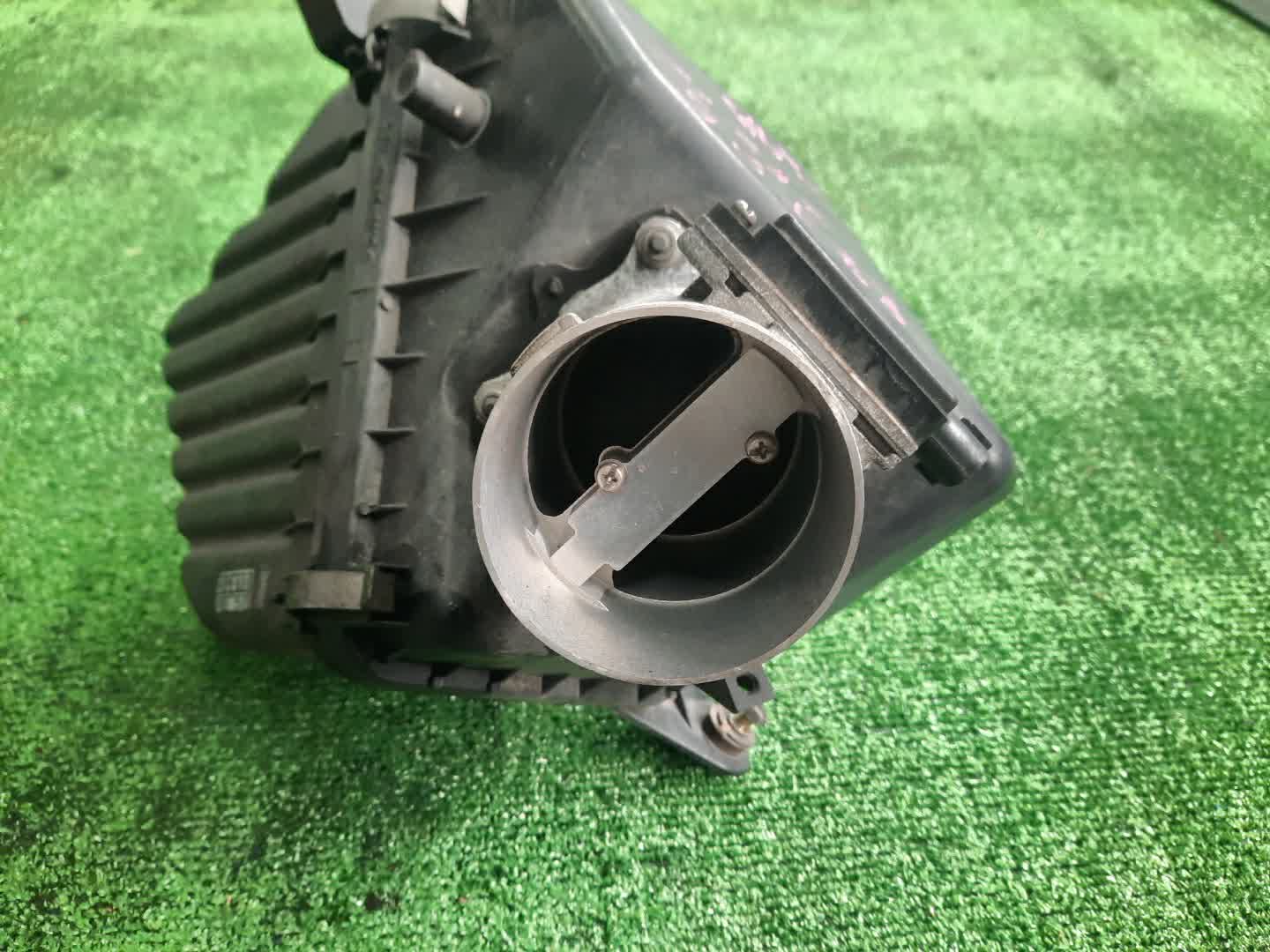 Корпус воздушного фильтра TOYOTA LAND CRUISER PRADO RZJ95W 3RZ-FE 789 3 ракурс