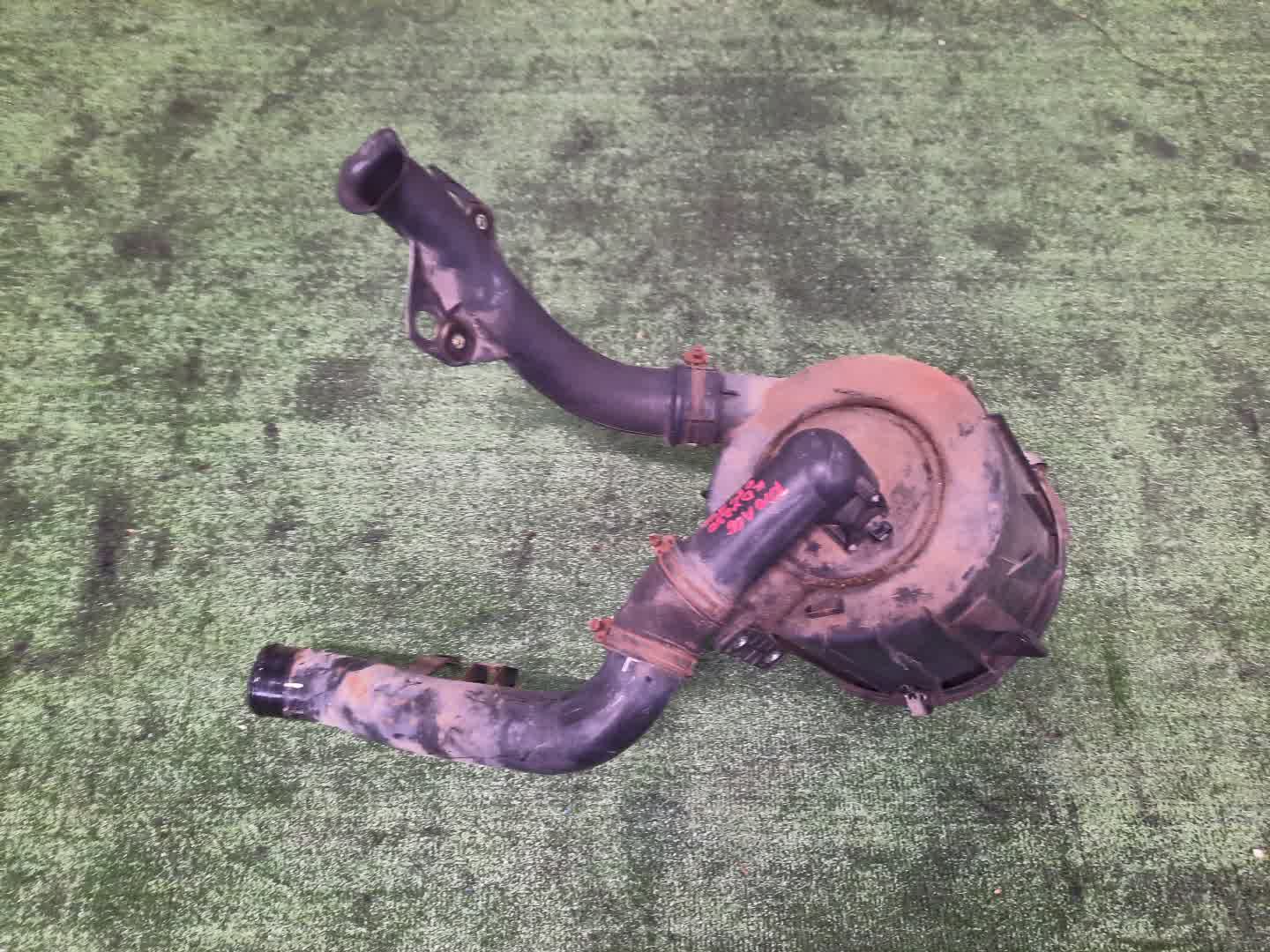 Корпус воздушного фильтра TOYOTA TOYOACE KDY230 2KD-FTV 796 1 ракурс