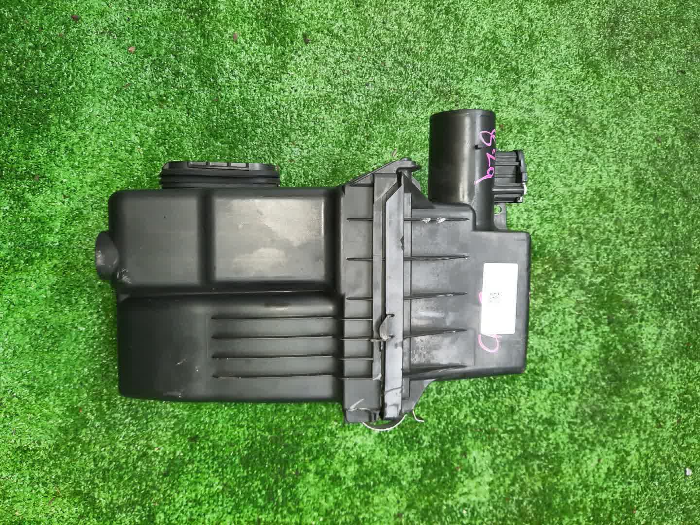 Корпус воздушного фильтра TOYOTA PRIUS ZVW51 2ZR-FXE 2220475030 1 ракурс Корпус воздушного фильтра TOYOTA PRIUS ZVW51 2ZR-FXE 2220475030 1 ракурс