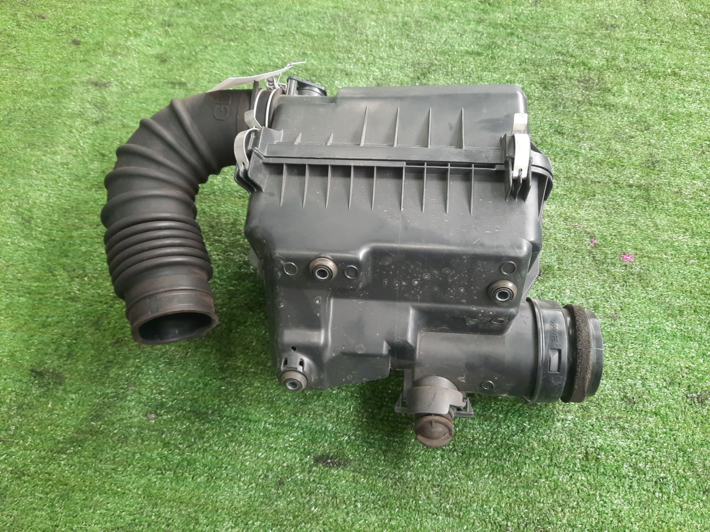 Корпус воздушного фильтра TOYOTA LAND CRUISER PRADO GDJ150 1GD-FTV 876 2 ракурс