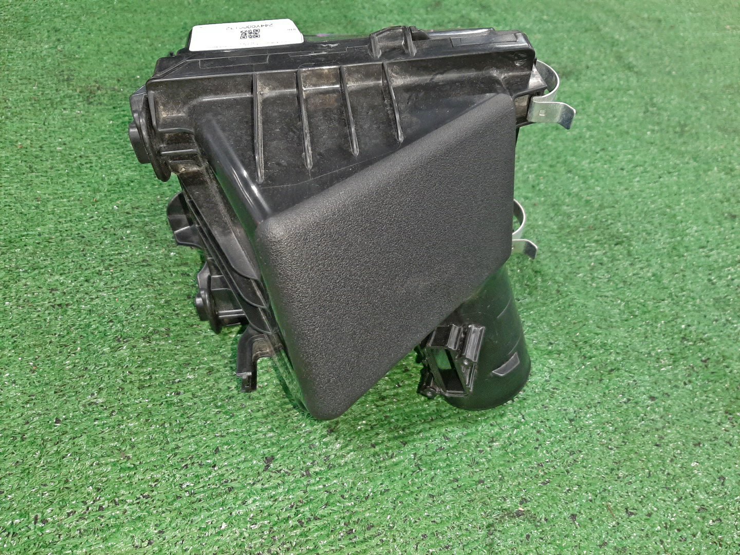 Корпус воздушного фильтра TOYOTA YARIS MXPH10 M15A-FXE 910 5 ракурс