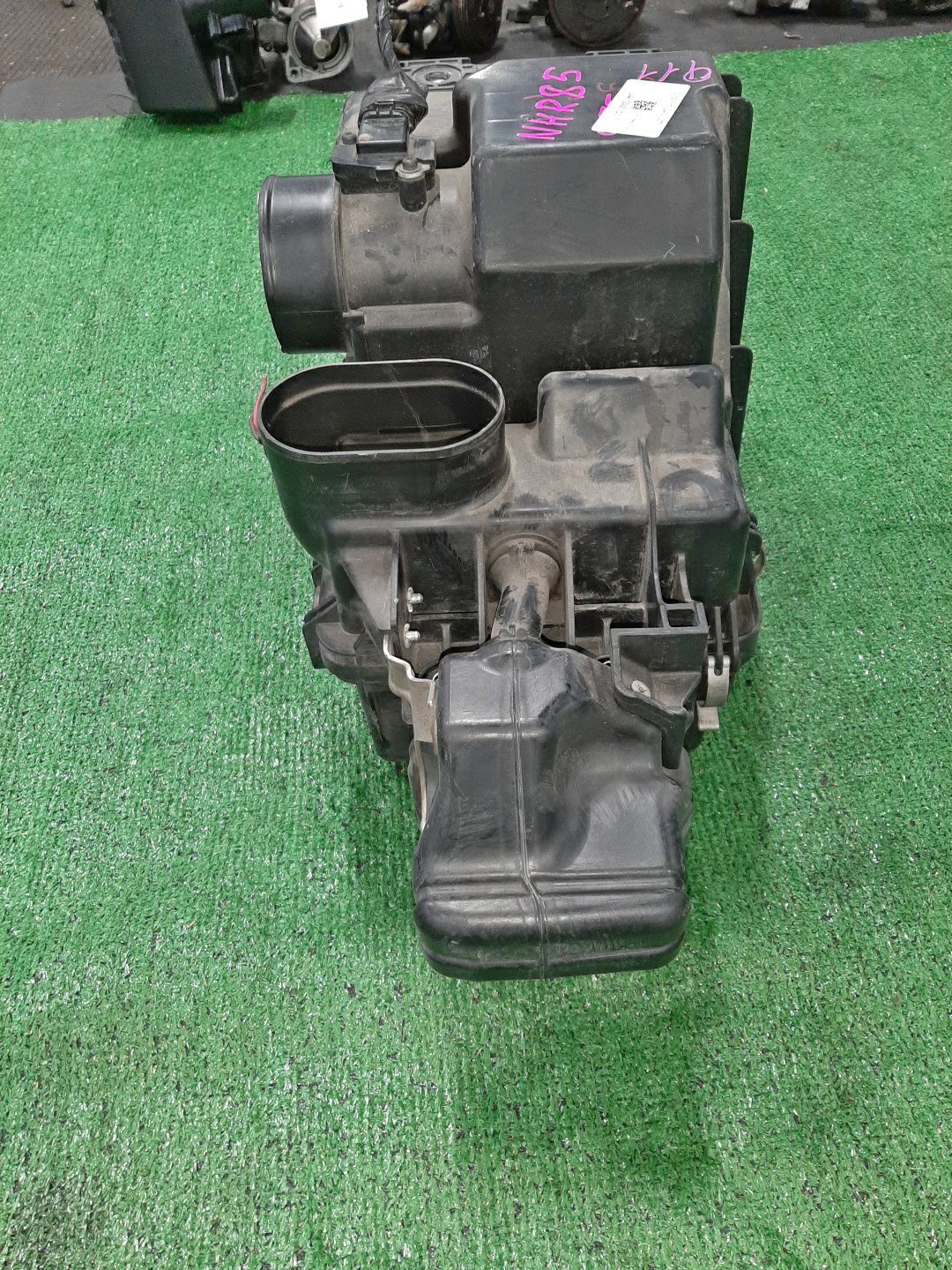 Корпус воздушного фильтра ISUZU ELF NHR85 4JJ1 AFH70M407726 5 ракурс