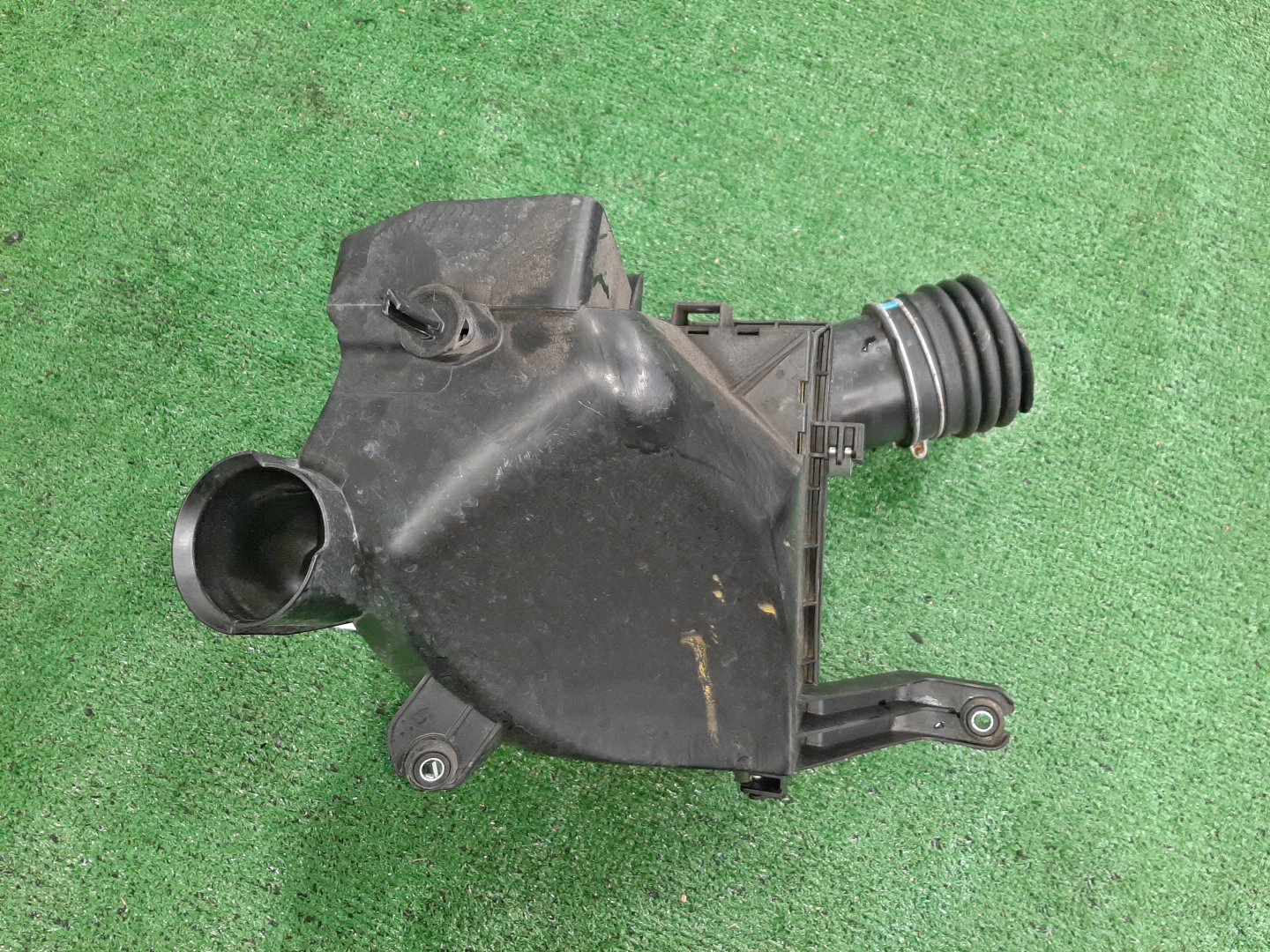 Корпус воздушного фильтра TOYOTA CROWN AWS210 2AR-FSE 914 3 ракурс