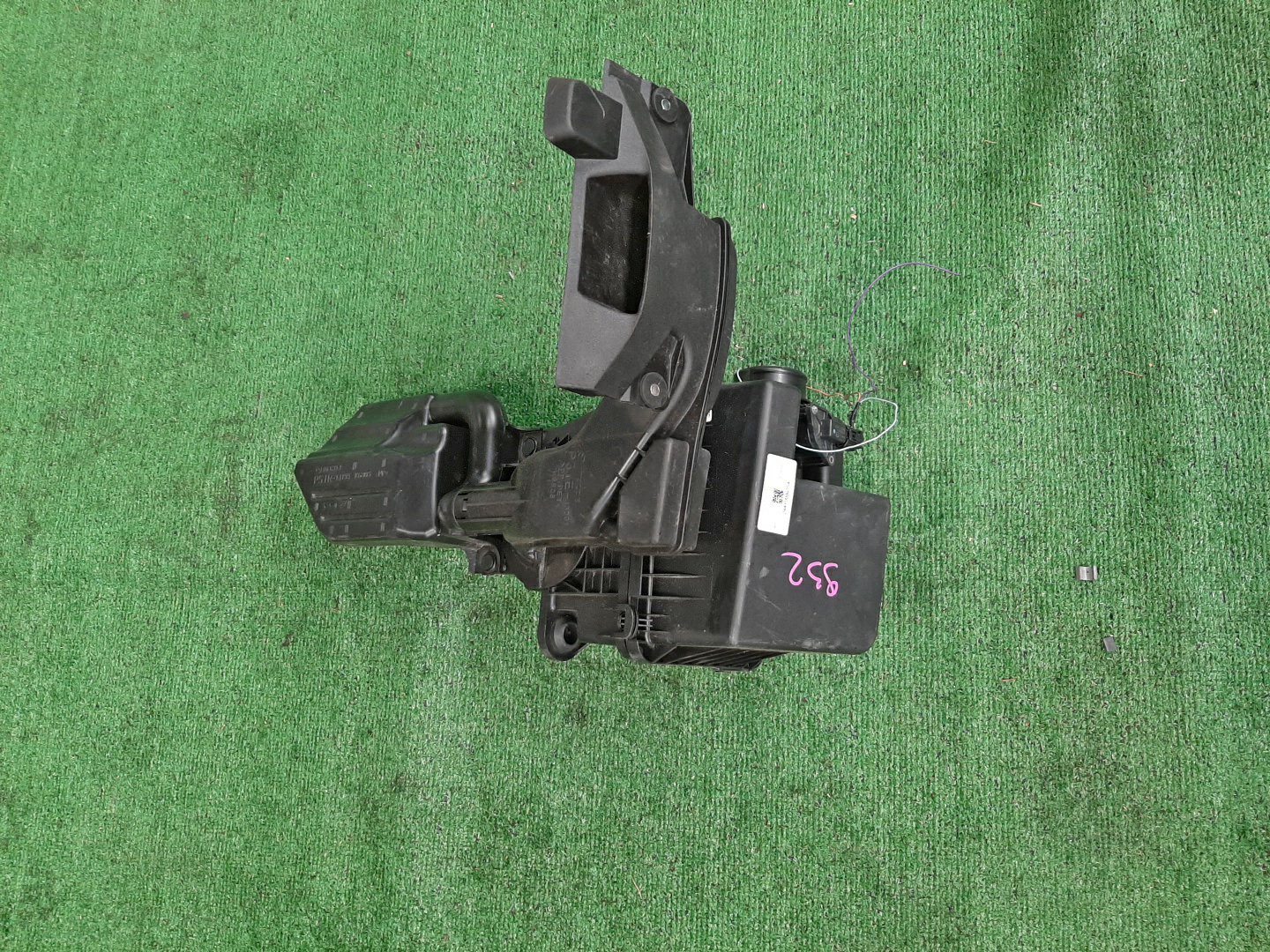 Корпус воздушного фильтра MAZDA DEMIO DJLFS P5-VPS E5T63271 1 ракурс