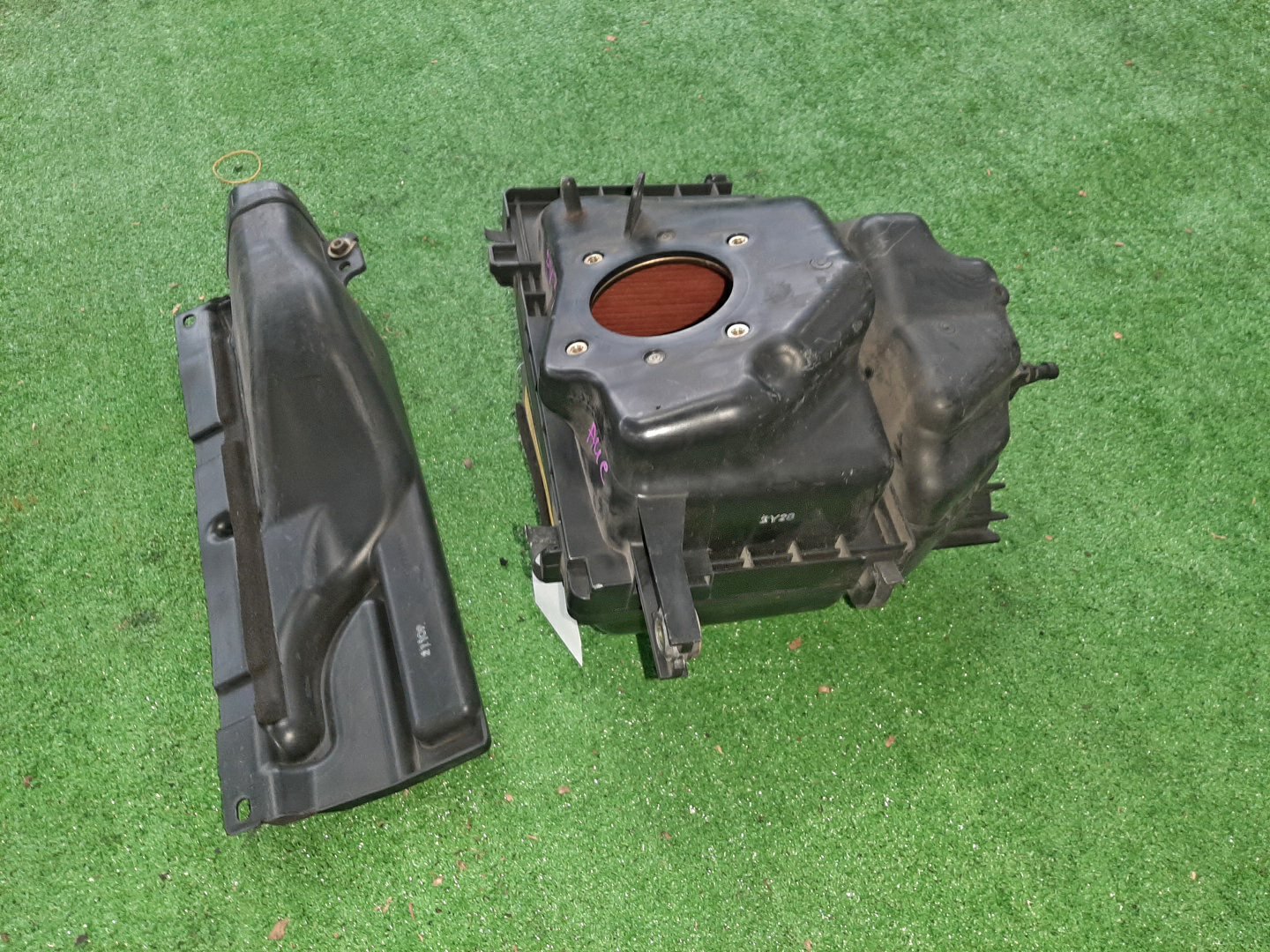 Корпус воздушного фильтра NISSAN SKYLINE PV35 VQ35DE 937 3 ракурс