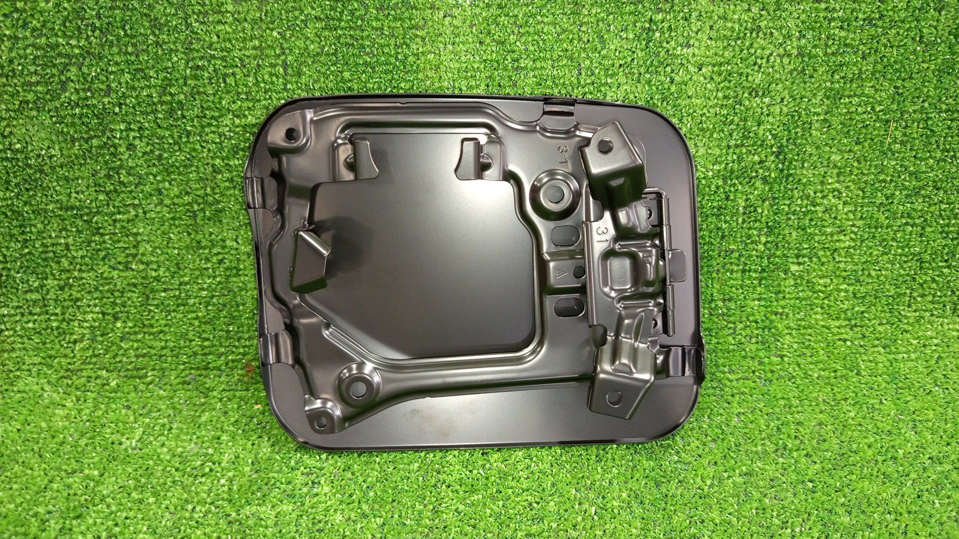 Лючок бензобака TOYOTA RAV4 MXAA54 77350-42100 2 ракурс
