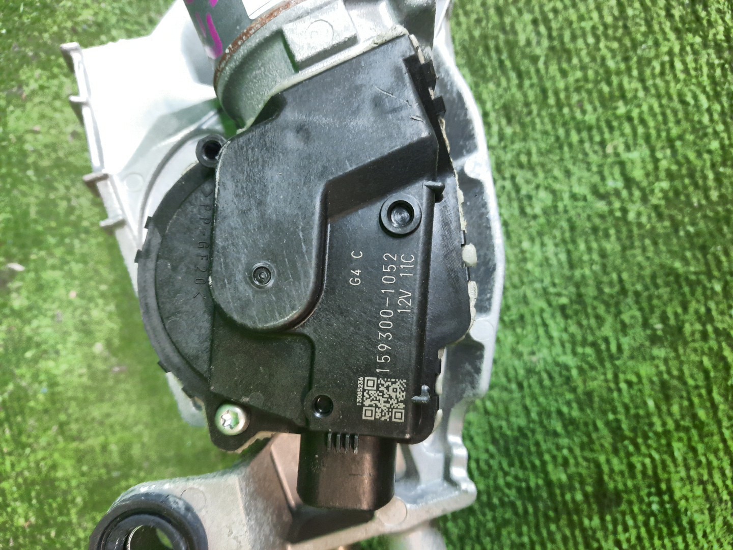 Моторчик стеклоочистителя MITSUBISHI ASX GA1W 159300-1052 2 ракурс