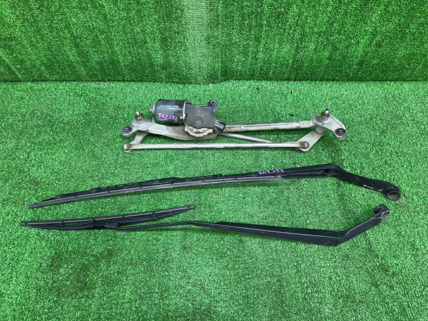 Моторчик стеклоочистителя TOYOTA ALLION ZZT245 85110-2B080 1 ракурс