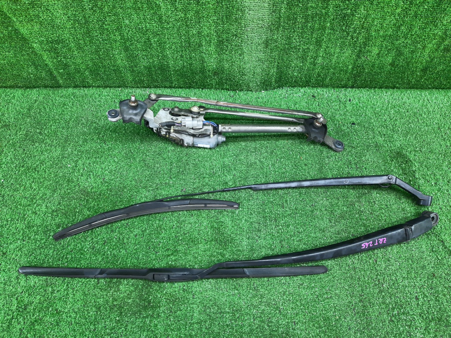 Моторчик стеклоочистителя TOYOTA ALLION ZRT265 85110-12A40 1 ракурс
