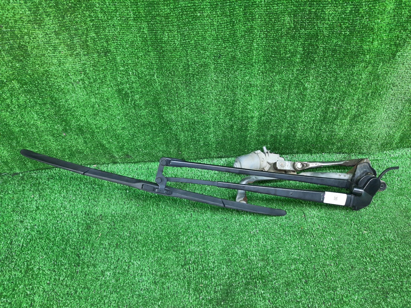 Моторчик стеклоочистителя TOYOTA VITZ KSP130 85110-52351 1 ракурс