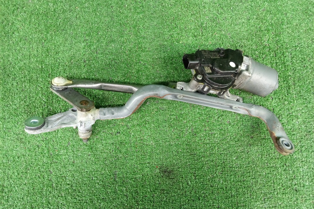 Моторчик стеклоочистителя TOYOTA VITZ KSP130 85110-52351 2 ракурс