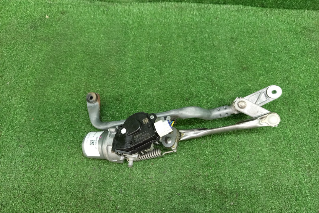 Моторчик стеклоочистителя TOYOTA VITZ KSP130 85110-52460 2 ракурс