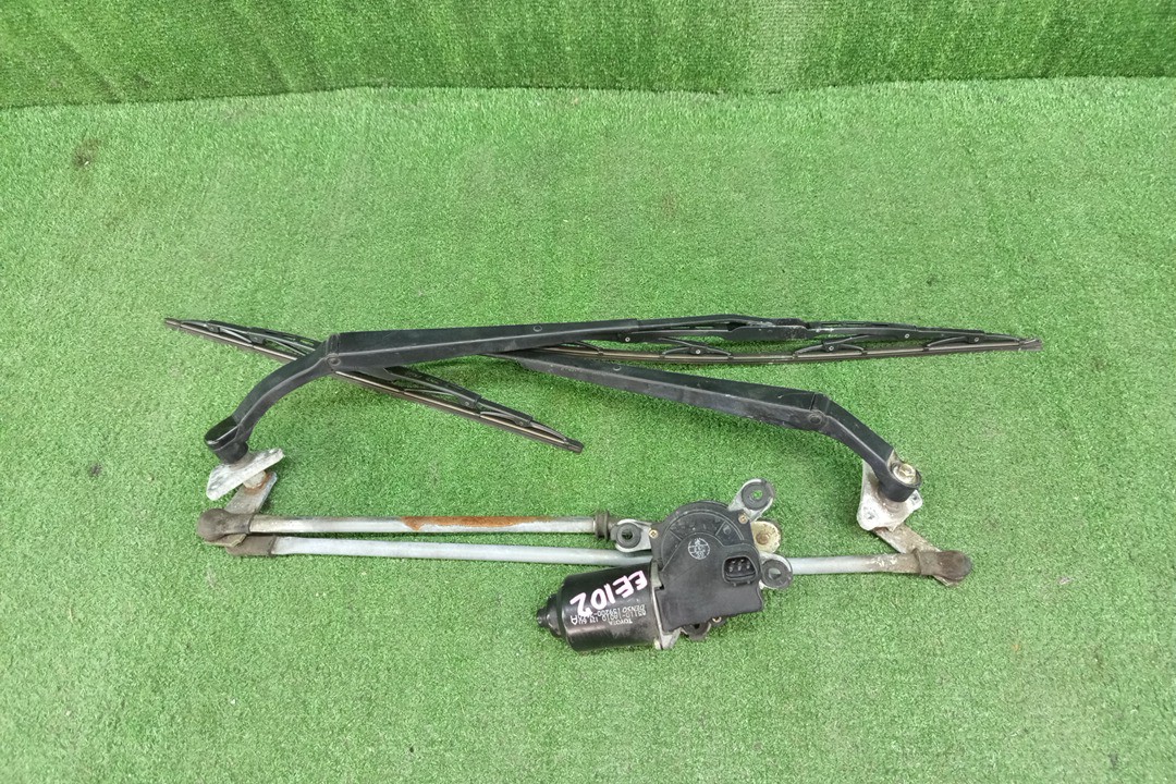 Моторчик стеклоочистителя TOYOTA COROLLA EE102 85110-1A010 1 ракурс