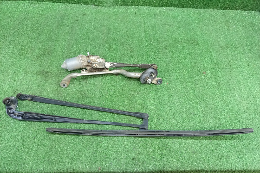 Моторчик стеклоочистителя передний TOYOTA RACTIS NCP120 85110-52570 2 ракурс