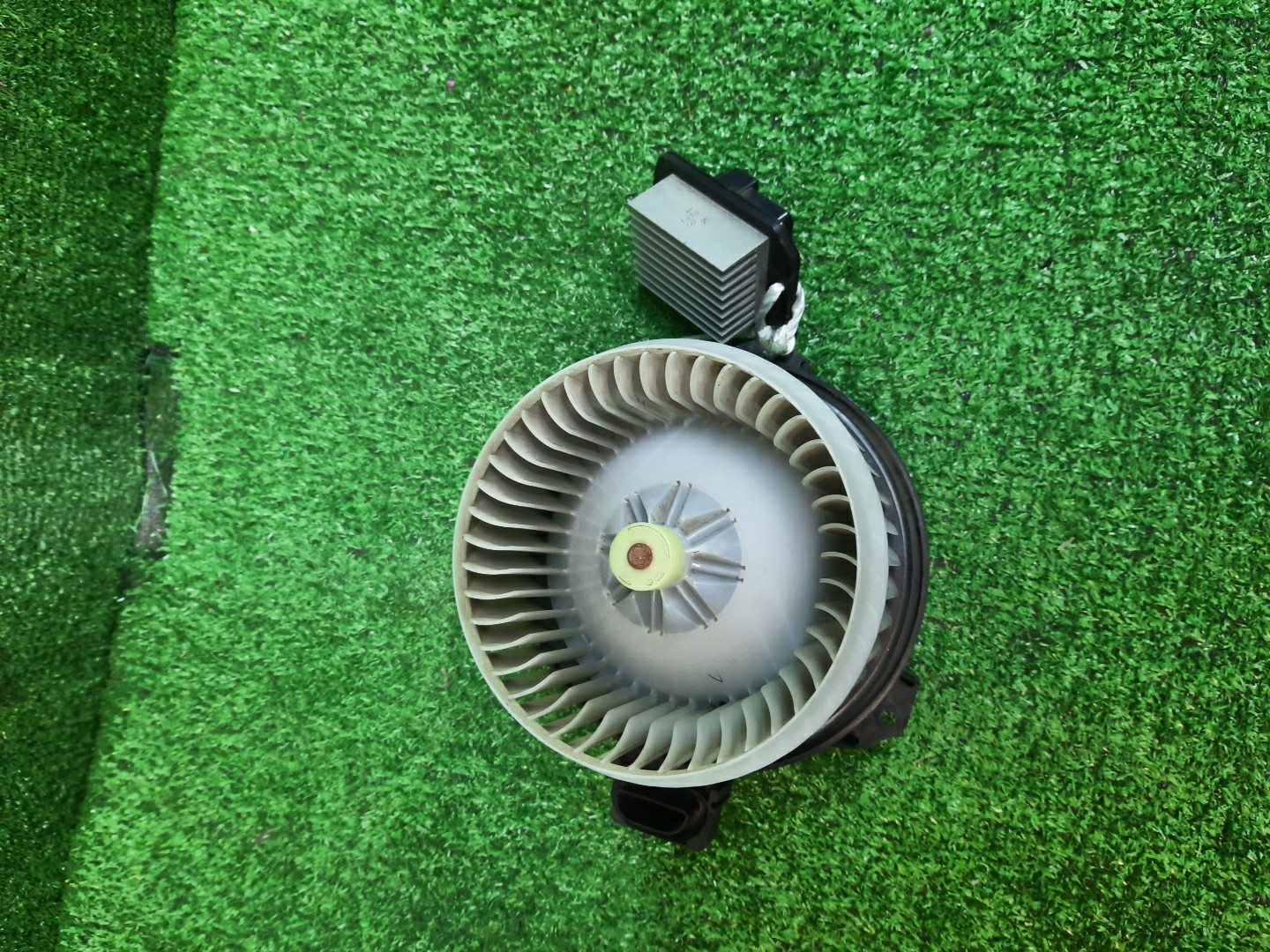  TOYOTA RUSH J200E 272700-0450 2 ракурс