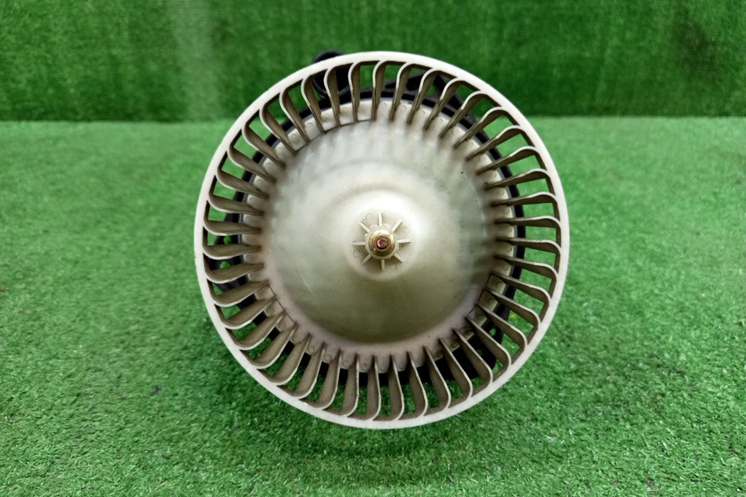  NISSAN BLUEBIRD SU14, QU14, ENU14, HU14, HNU14, EU14 2 ракурс