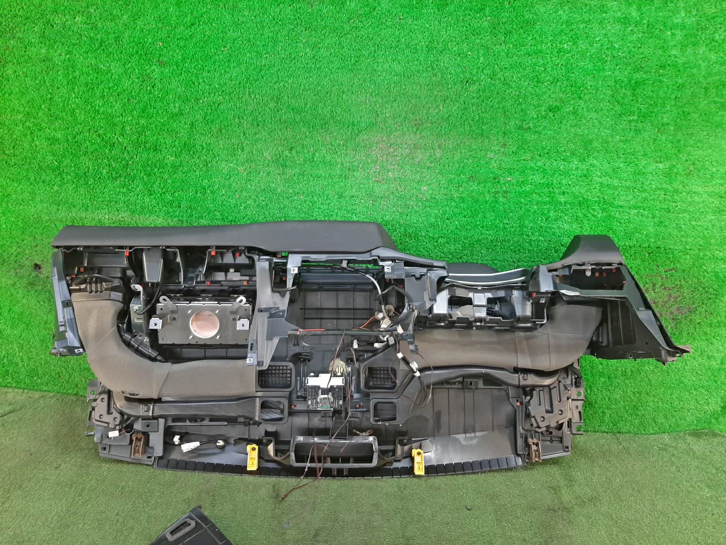 Торпедо TOYOTA COROLLA ZWE211 3 ракурс