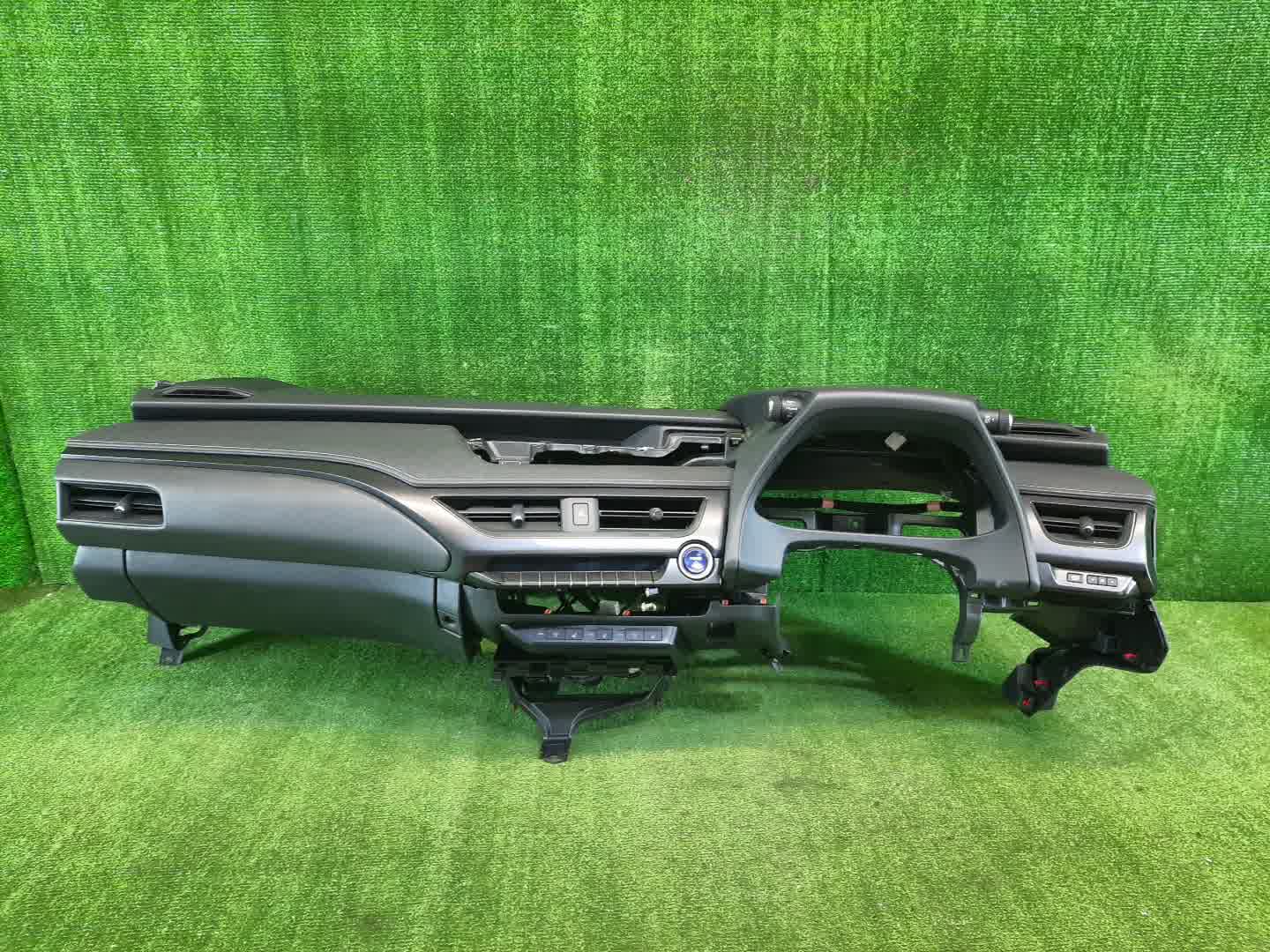 Торпедо LEXUS UX300E, UX200, UX250H KMA10, MZAA10, MZAH10 1 ракурс