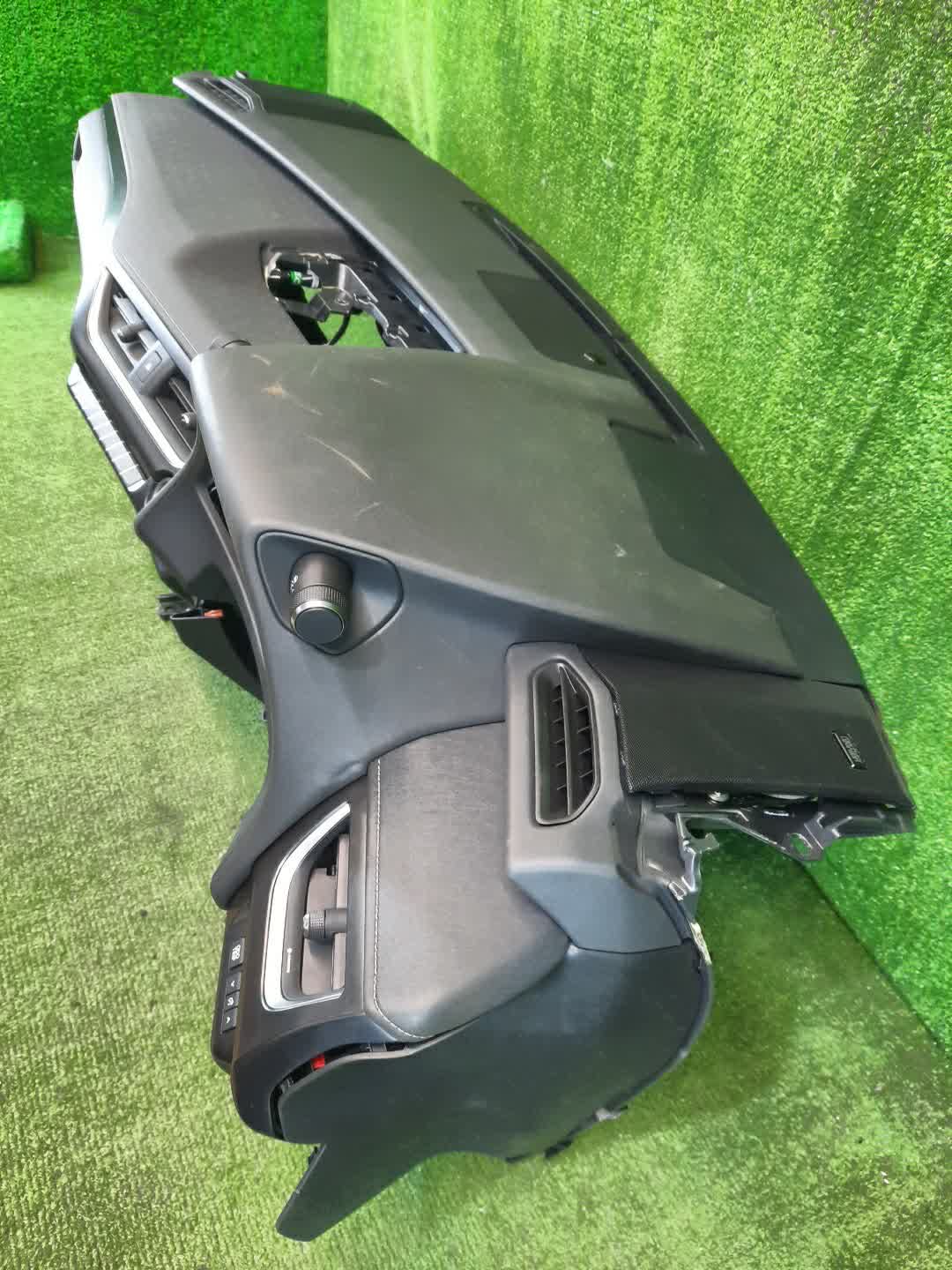 Торпедо LEXUS UX300E, UX200, UX250H KMA10, MZAA10, MZAH10 2 ракурс