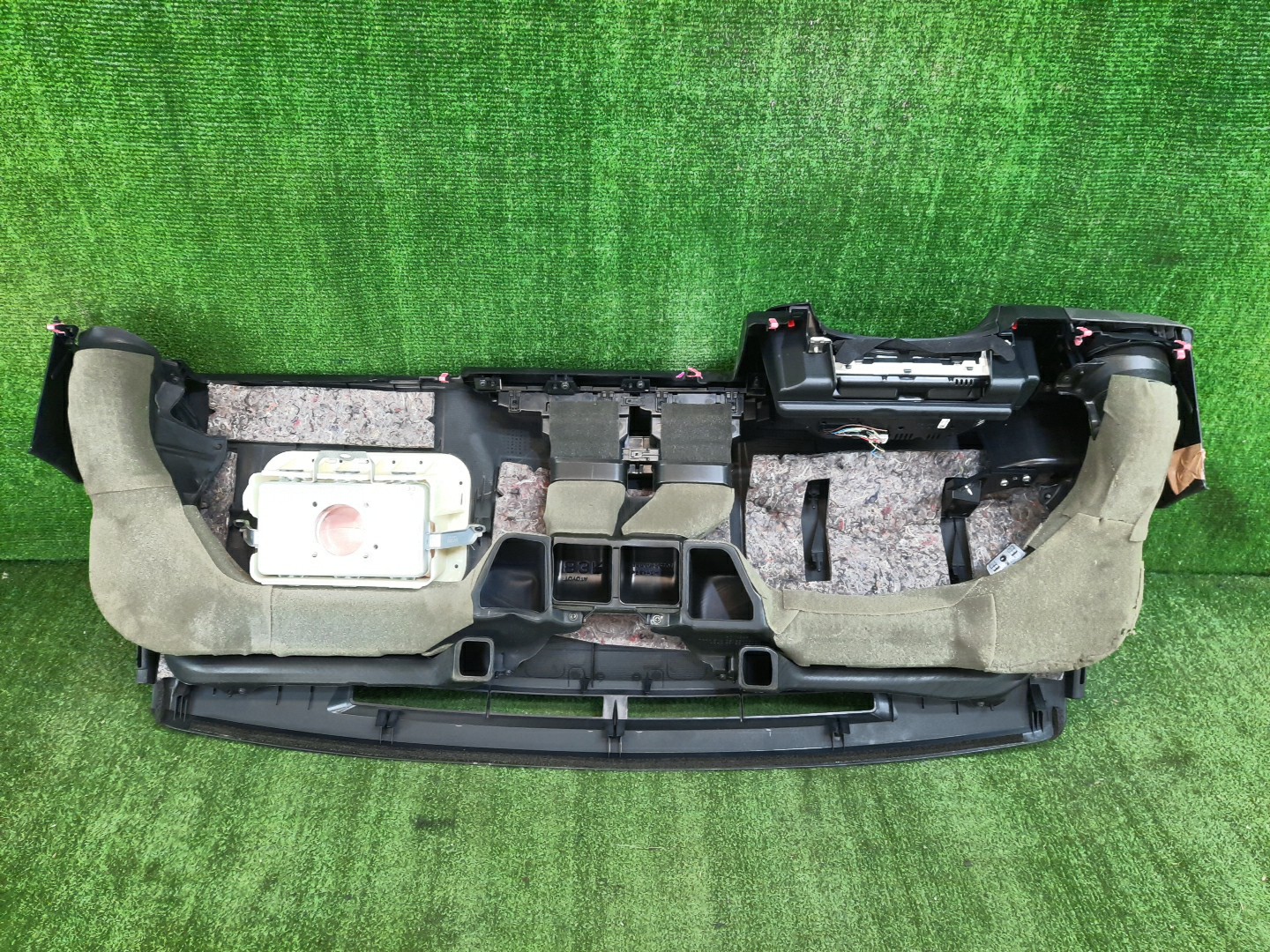Торпедо TOYOTA VITZ KSP130 5 ракурс
