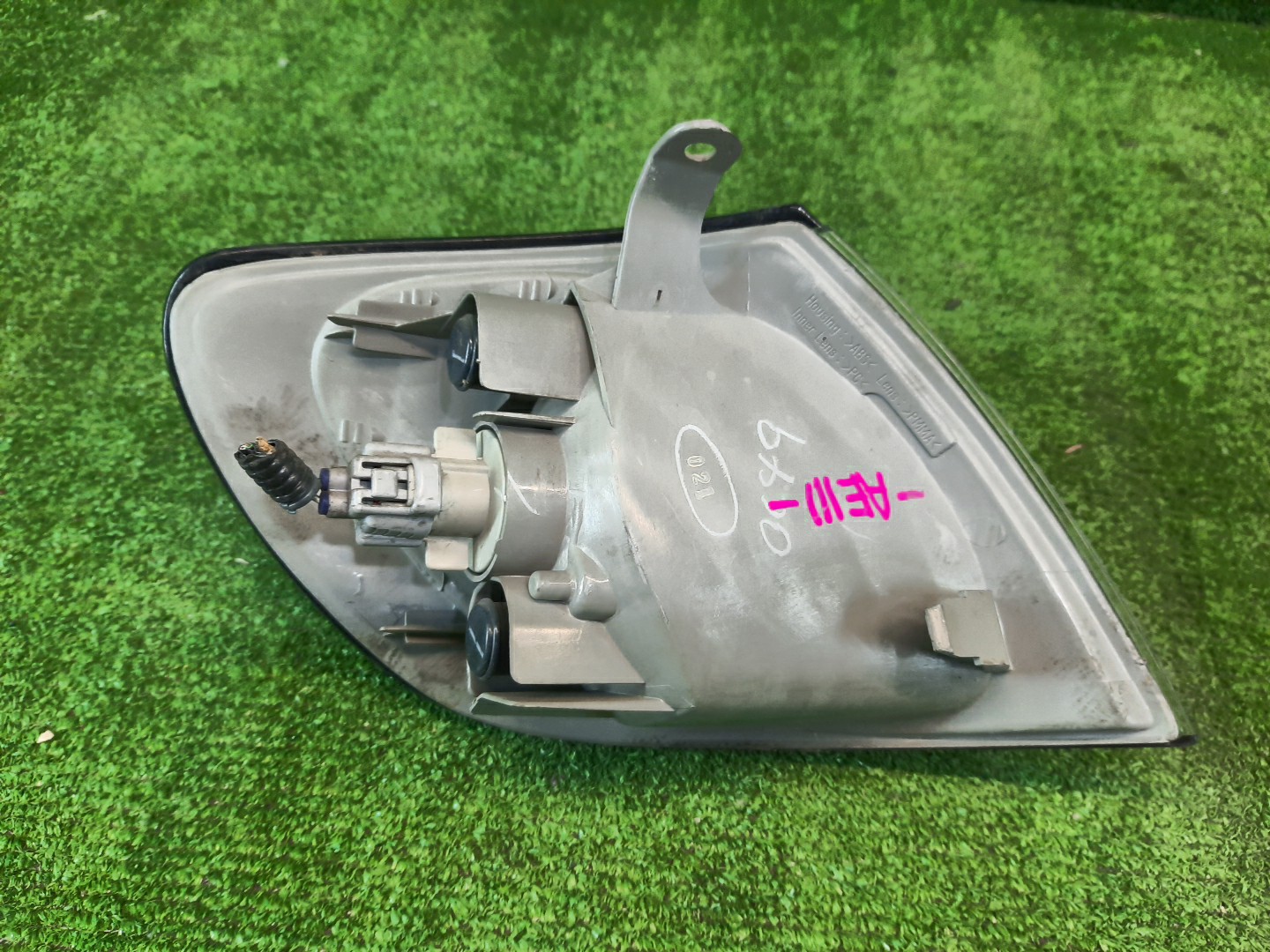 Туманка правая передняя HONDA FIT GD3 2 ракурс