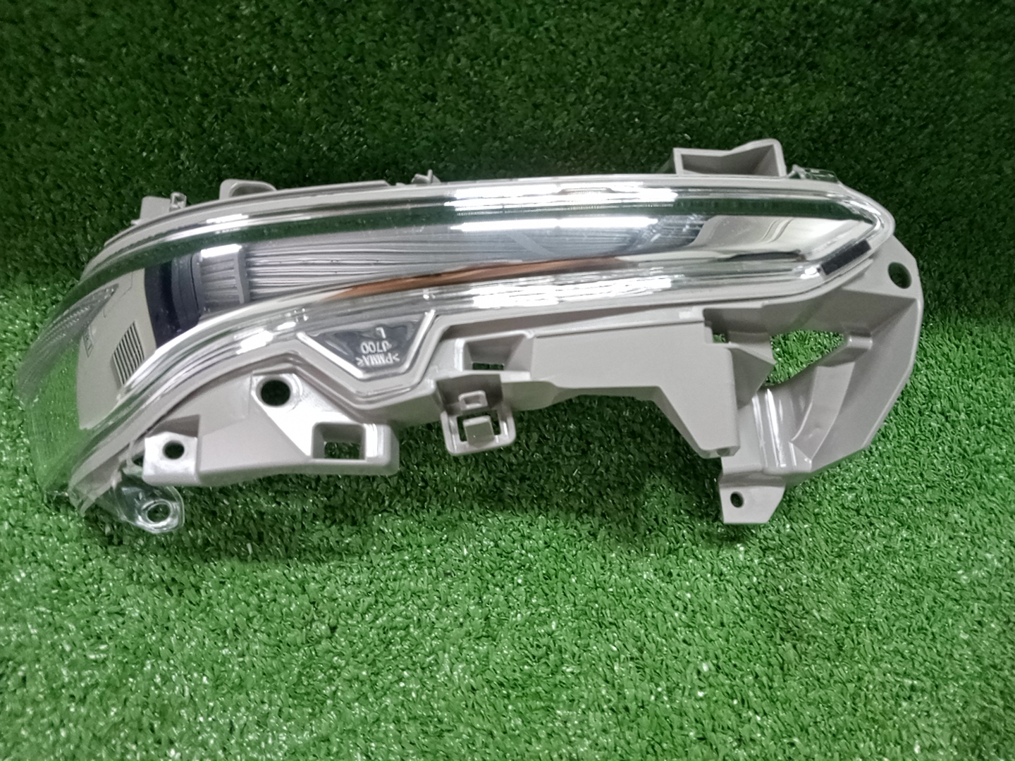 Повторитель поворота левый передний LEXUS LX600 VJA310W 81740-60150 1 ракурс