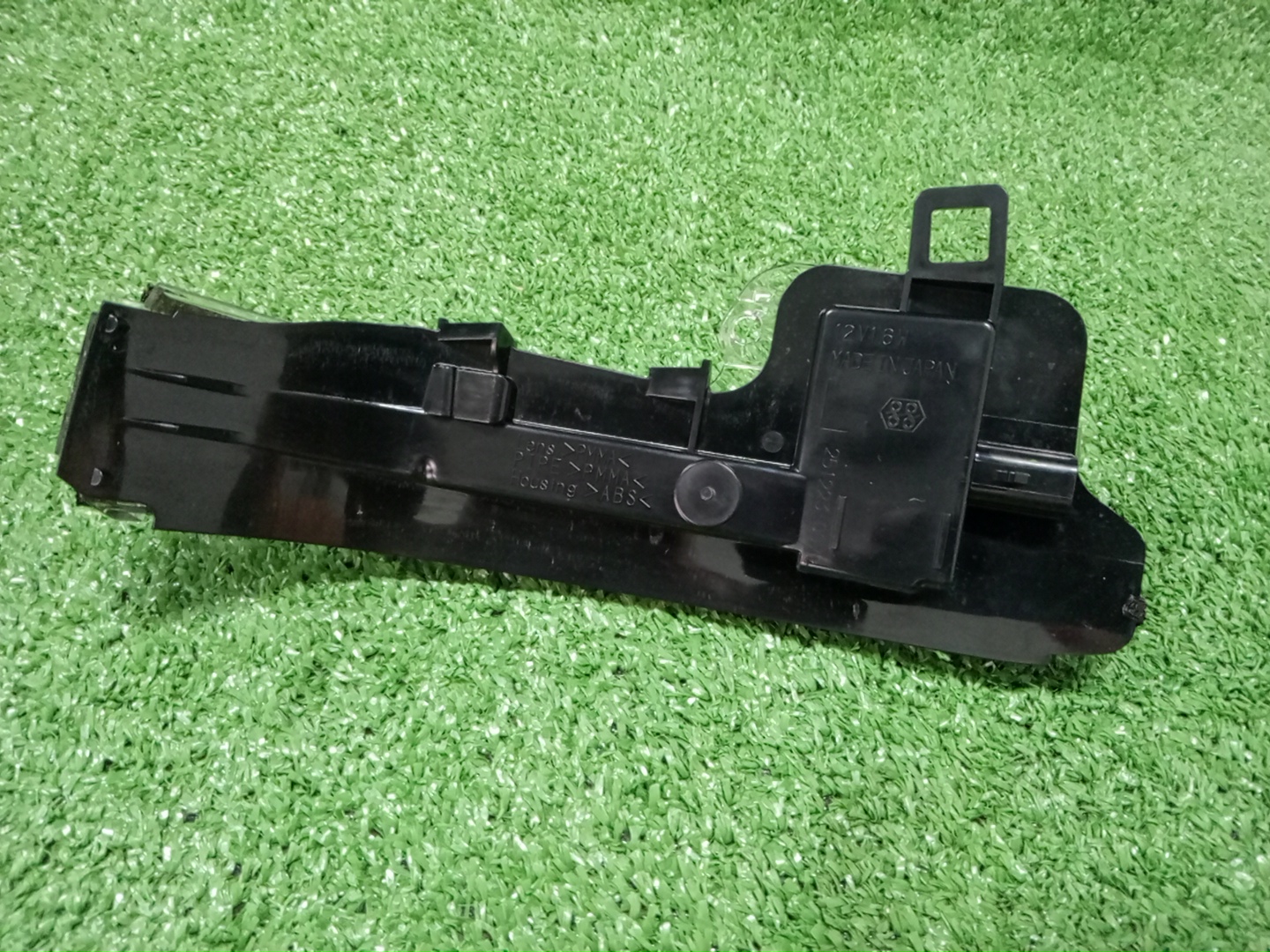 Повторитель поворота левый передний TOYOTA RAV4 MXAA52 81740-58010 2 ракурс