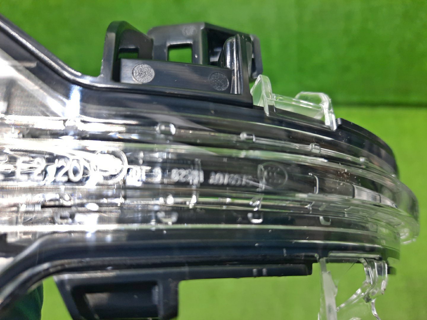 Повторитель поворота левый передний MITSUBISHI OUTLANDER GN0W 8351A167 3 ракурс