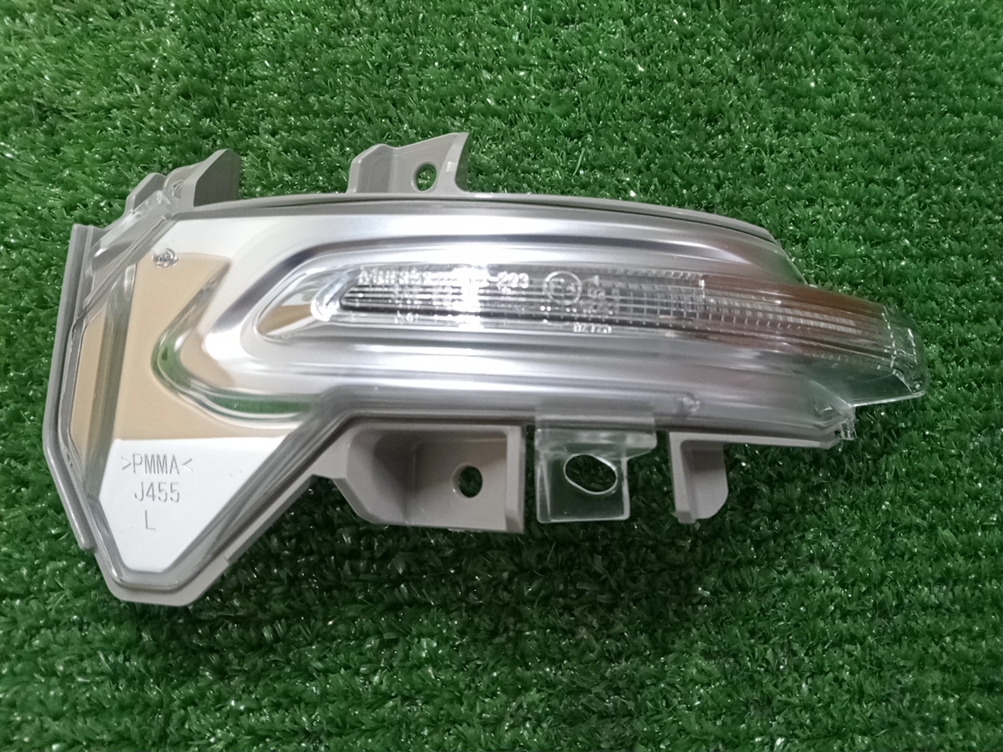 Повторитель поворота левый TOYOTA SEQUOIA VXKH85L 81740-60141 1 ракурс