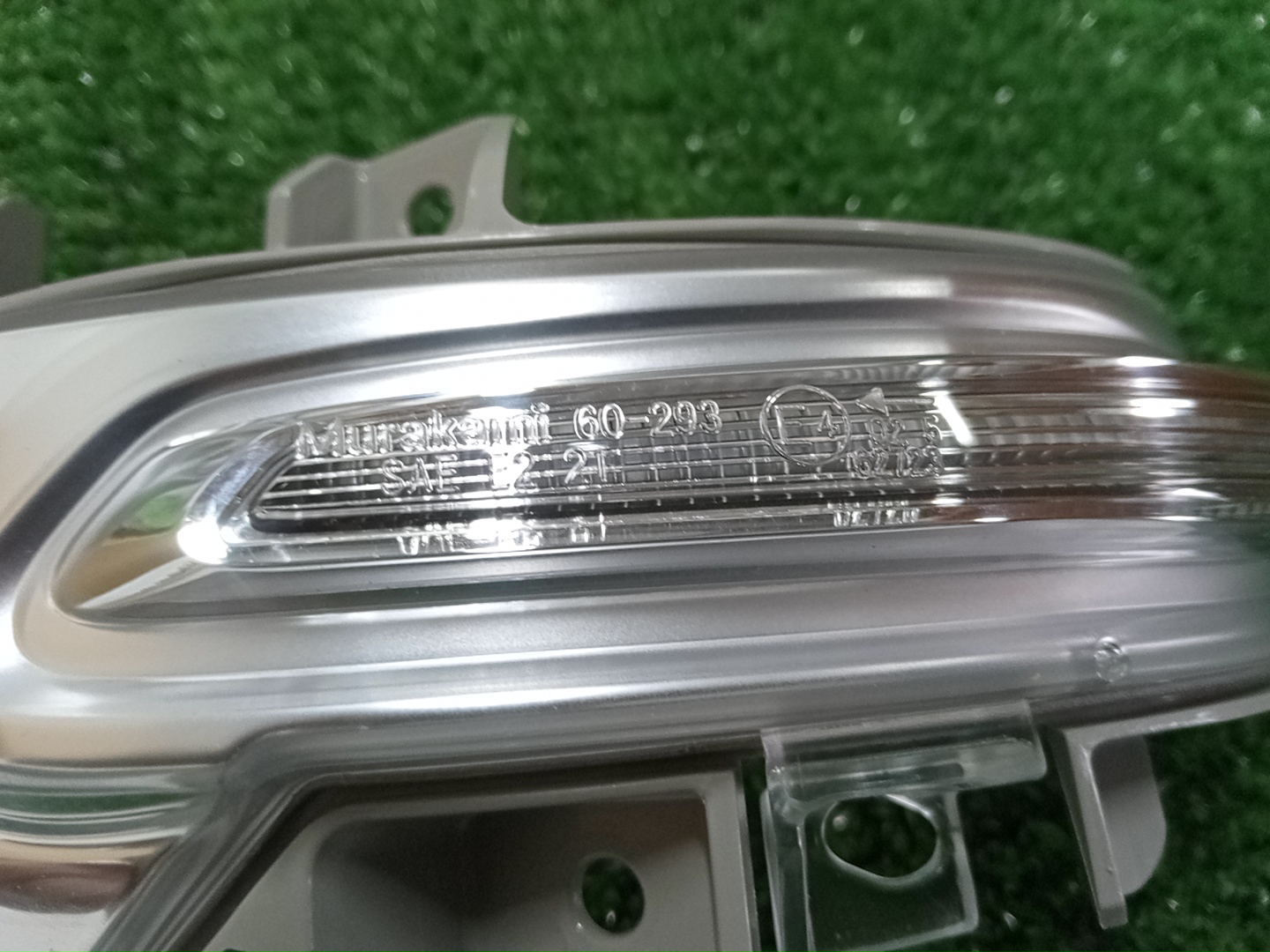 Повторитель поворота левый TOYOTA SEQUOIA VXKH85L 81740-60141 3 ракурс