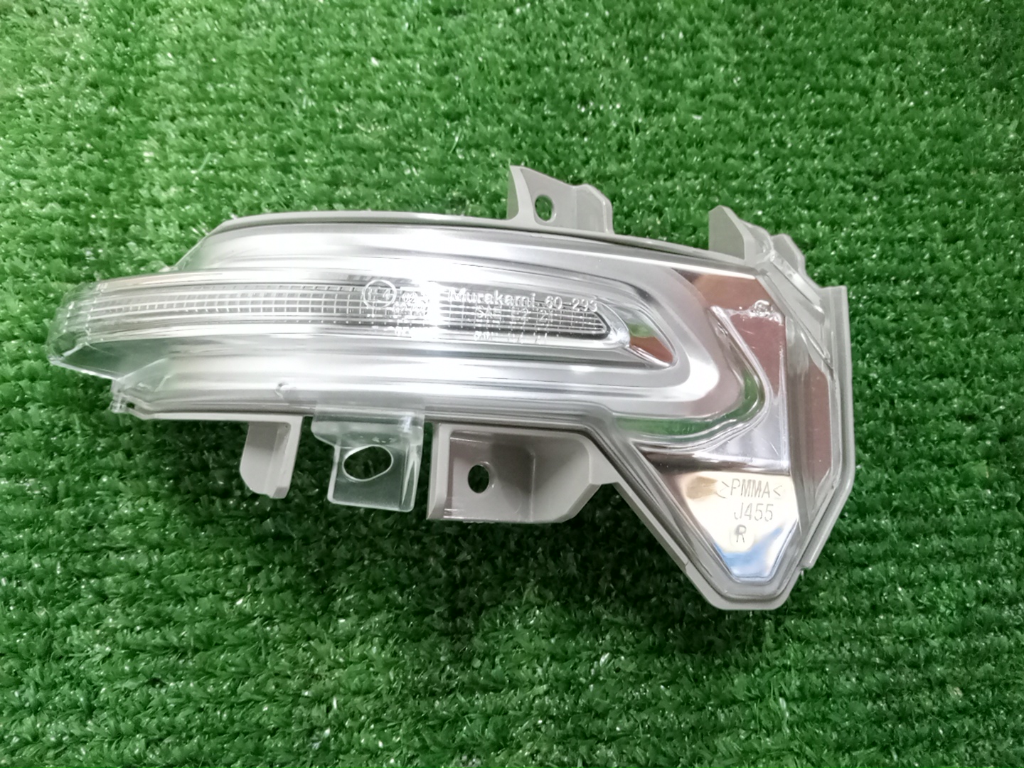 Повторитель поворота правый TOYOTA SEQUOIA VXKH85L 81730-60141 1 ракурс