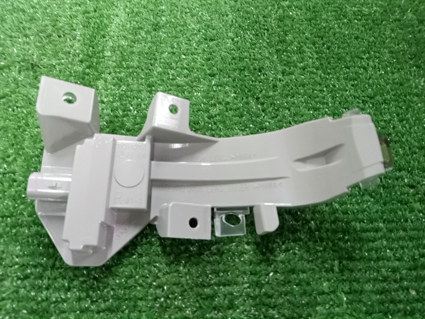 Повторитель поворота правый TOYOTA SEQUOIA VXKH85L 81730-60141 2 ракурс