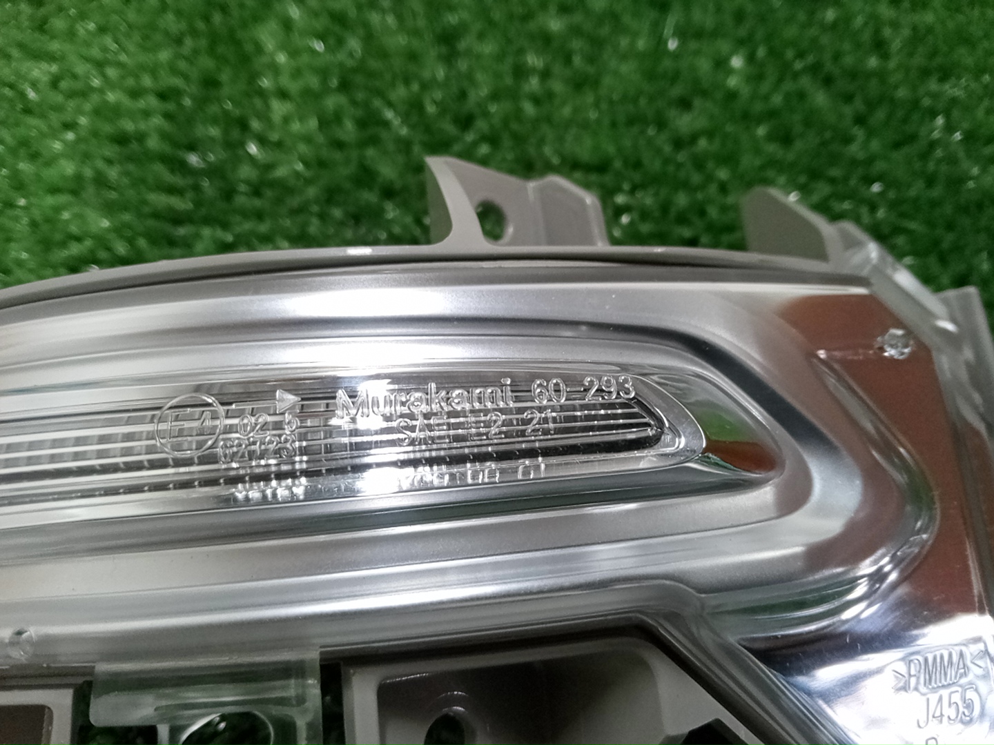 Повторитель поворота правый TOYOTA SEQUOIA VXKH85L 81730-60141 3 ракурс
