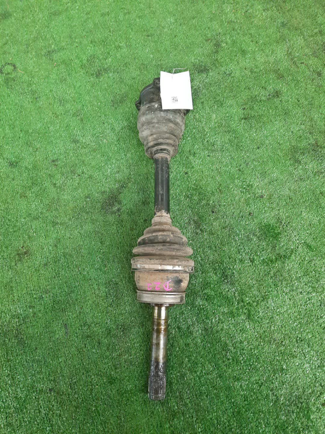 Привод правый передний NISSAN DATSUN D22 QD32, KA24DE 1 ракурс