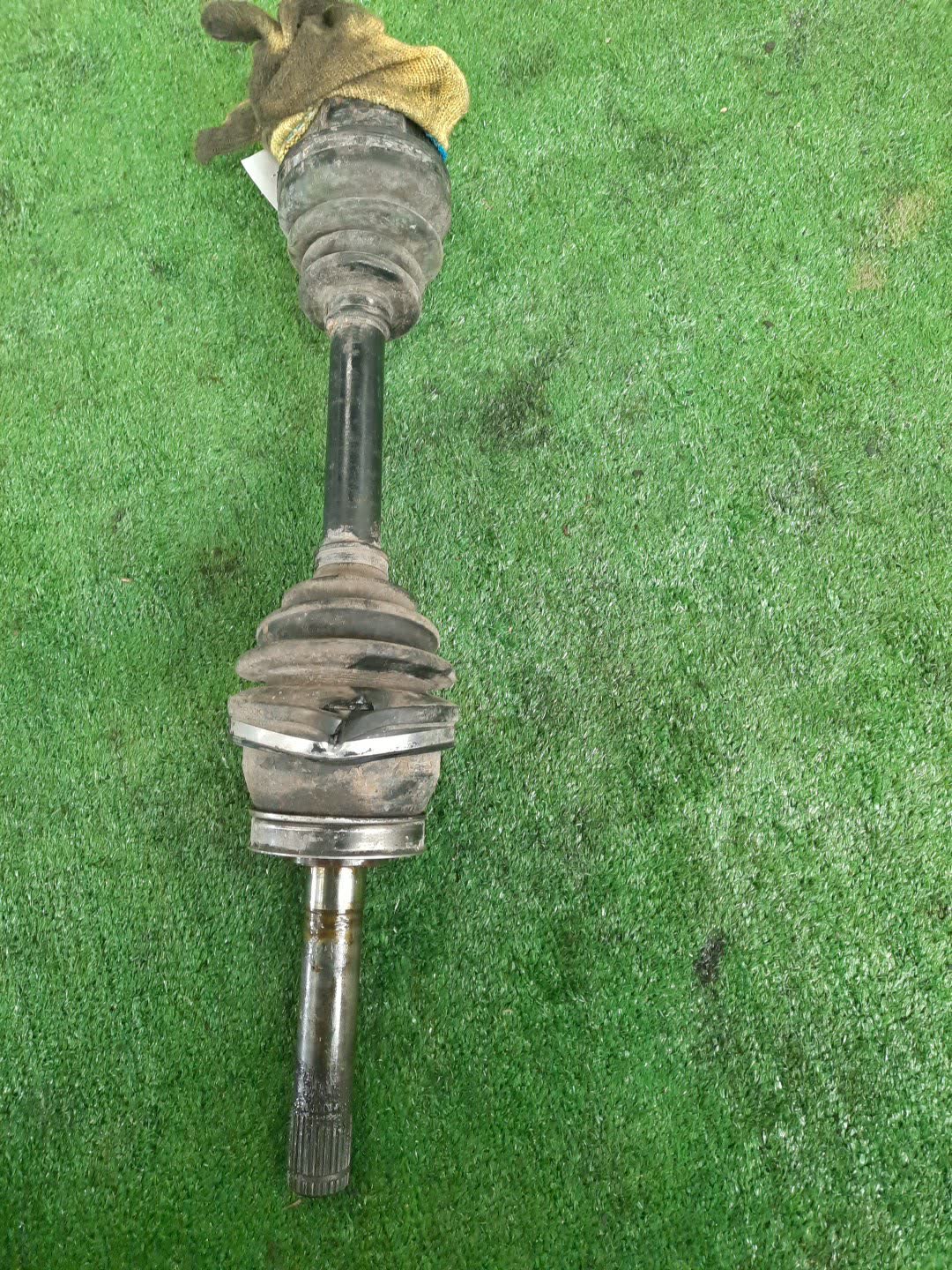 Привод правый передний NISSAN DATSUN D22 QD32, KA24DE 4 ракурс