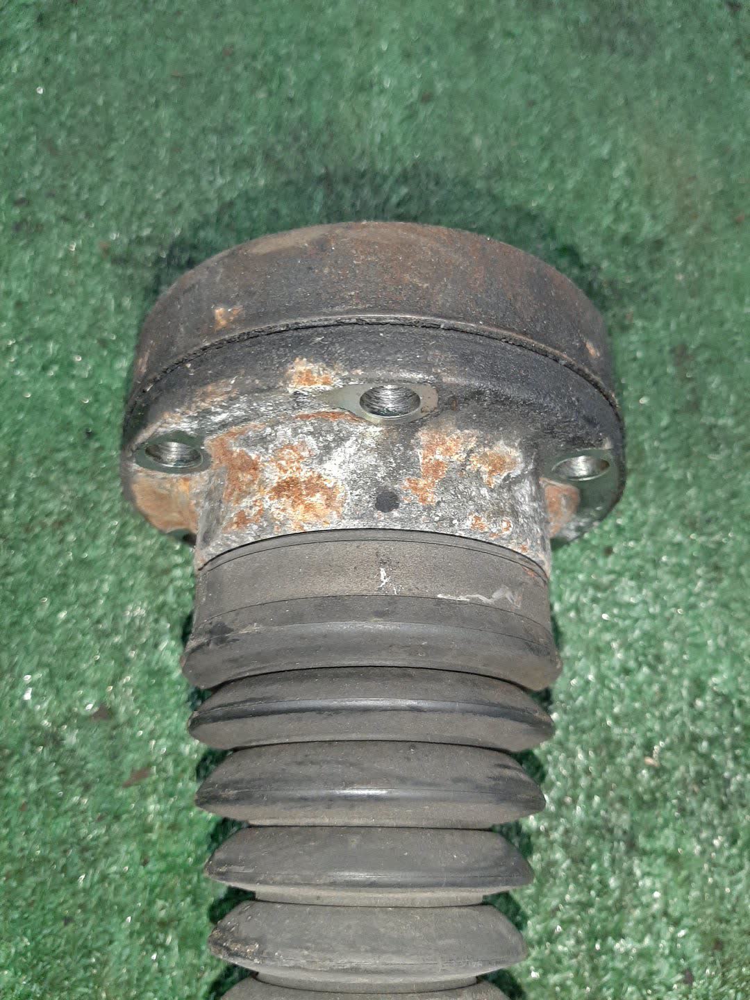 Привод правый задний AUDI A6 4F2 AUK 4F0501203B 3 ракурс Привод правый задний AUDI A6 4F2 AUK 4F0501203B 3 ракурс