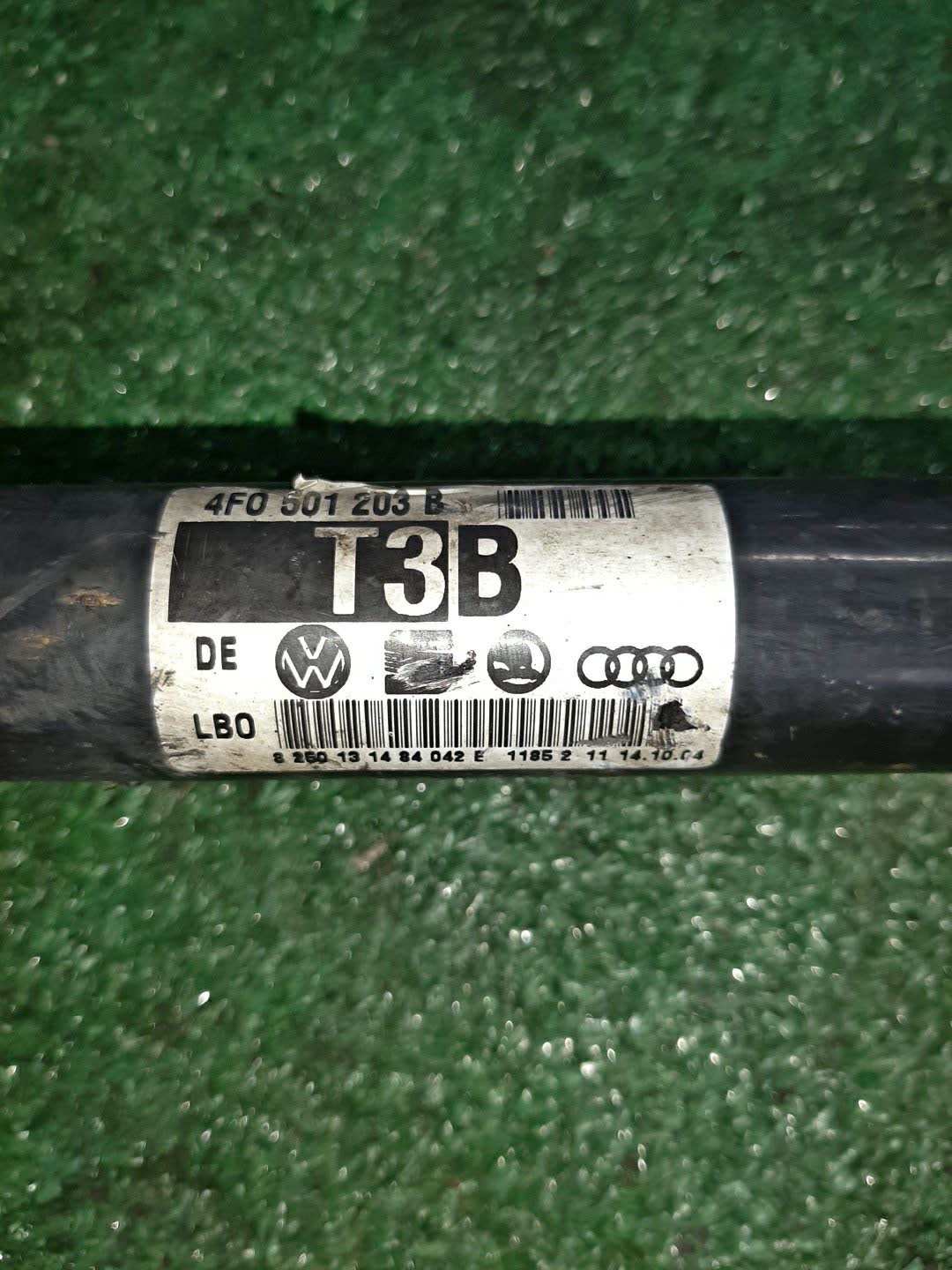 Привод правый задний AUDI A6 4F2 AUK 4F0501203B 4 ракурс