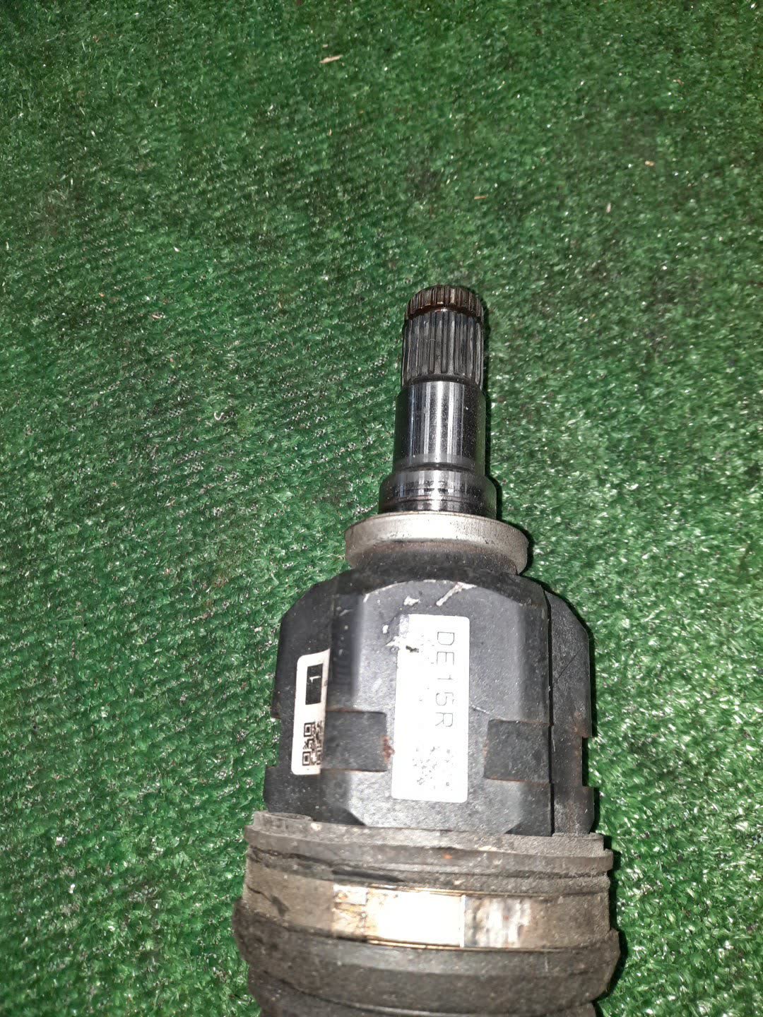 Привод правый передний TOYOTA COROLLA FIELDER ZRE162G 2ZR-FAE 3 ракурс