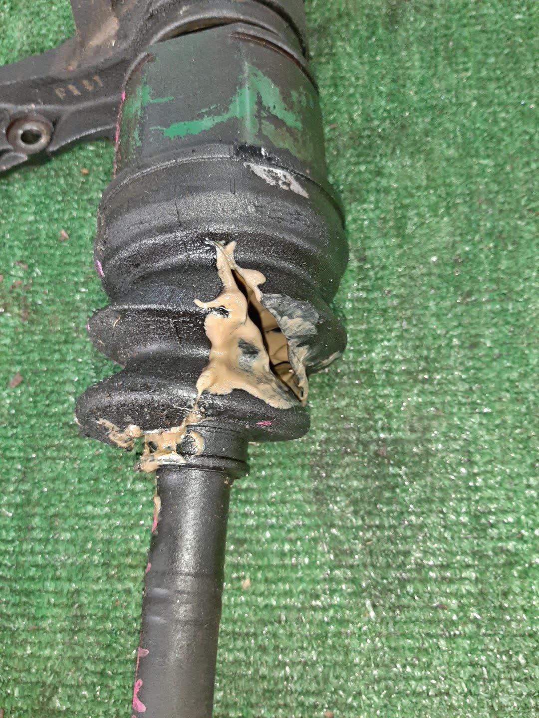 Привод левый передний MITSUBISHI DIAMANTE F25A, F27A 6G73, 6G72 4 ракурс