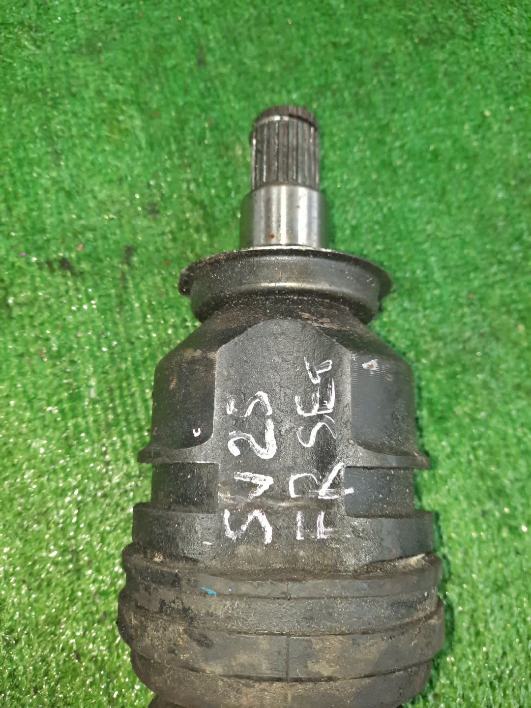 Привод правый передний TOYOTA CAMRY, CARINA, CORONA, VISTA SV25, AT175 3S-FE, 4A-FE 3 ракурс