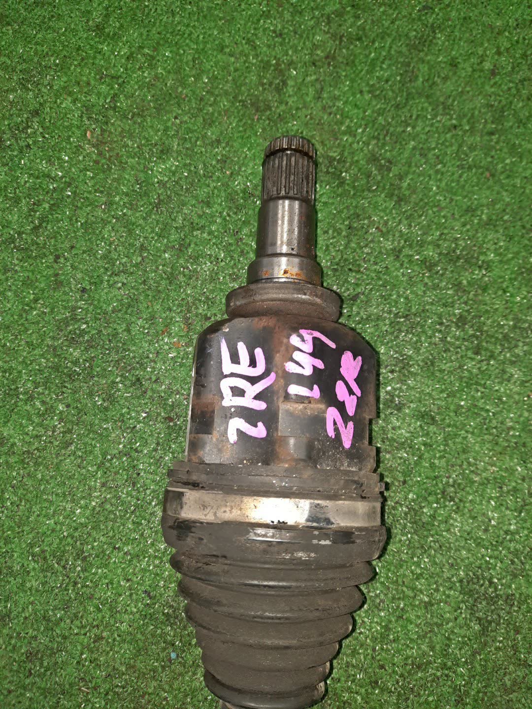 Привод левый передний TOYOTA PREMIO, ISIS, WISH, ALLION, COROLLA FIELDER, COROLLA  AXIO ZRT265, ZGM15G, ZGE25G, ZRE144G, ZRE144 2ZR-FAE, 2ZR-FE 3 ракурс