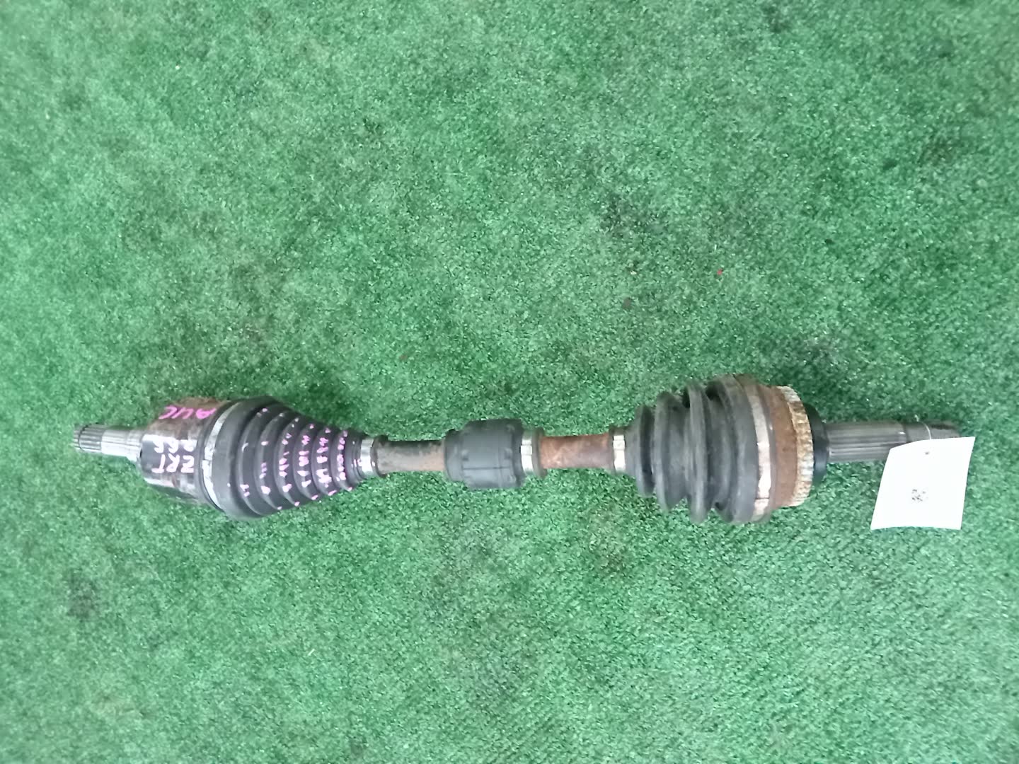 Привод левый передний TOYOTA PREMIO, ISIS, WISH, ALLION, COROLLA FIELDER, COROLLA AXIO ZRT265, ZGM15G, ZGE25G, ZRE144G, ZRE144 2ZR-FAE, 2ZR-FE 1 ракурс Привод левый передний TOYOTA PREMIO, ISIS, WISH, ALLION, COROLLA FIELDER, COROLLA AXIO ZRT265, ZGM15G, ZGE25G, ZRE144G, ZRE144 2ZR-FAE, 2ZR-FE 1 ракурс