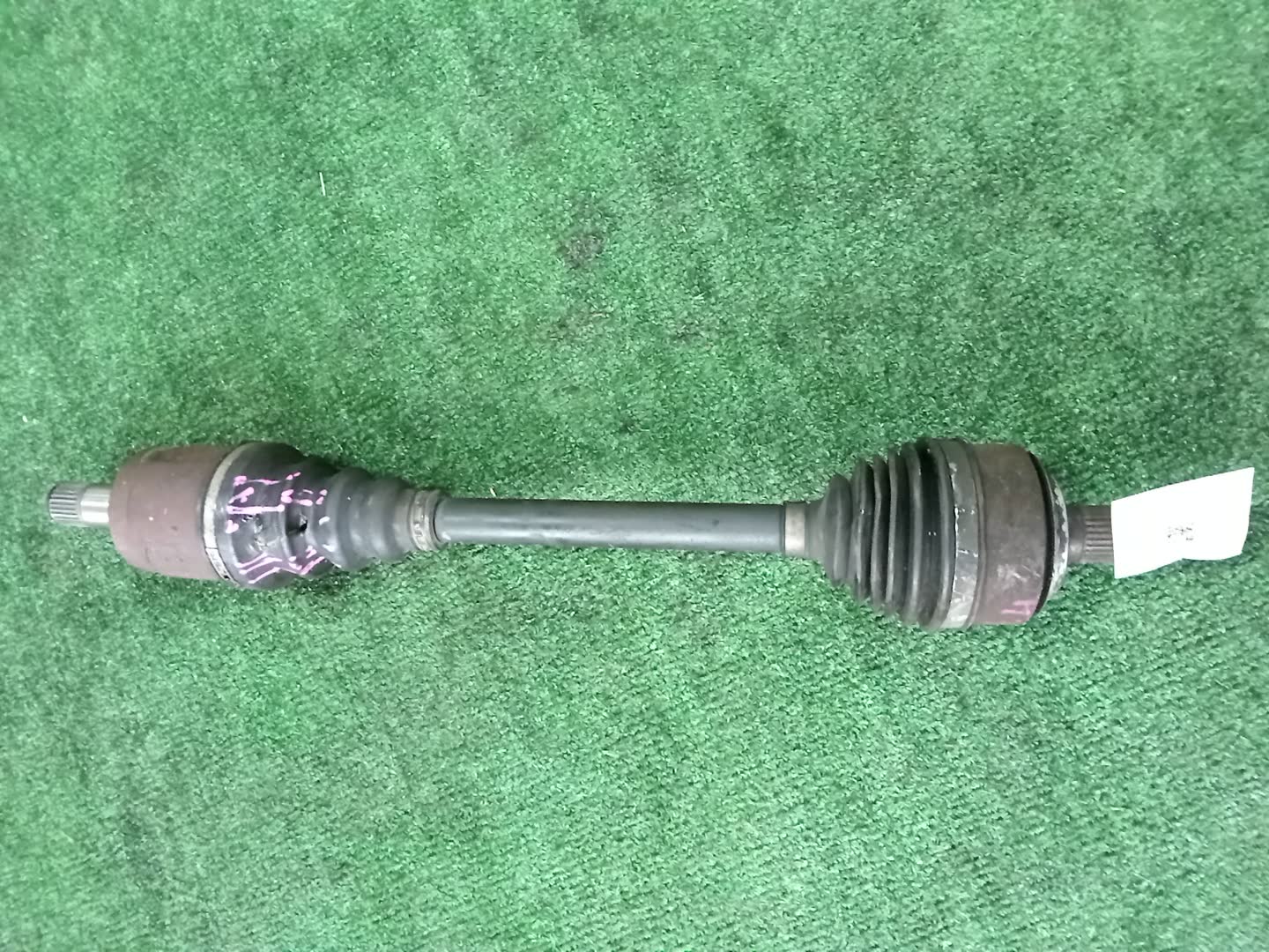 Привод левый передний  HONDA STEPWGN RK1, RK2, RK4, RK5, RK3, RK6, RK7 R20A 1 ракурс