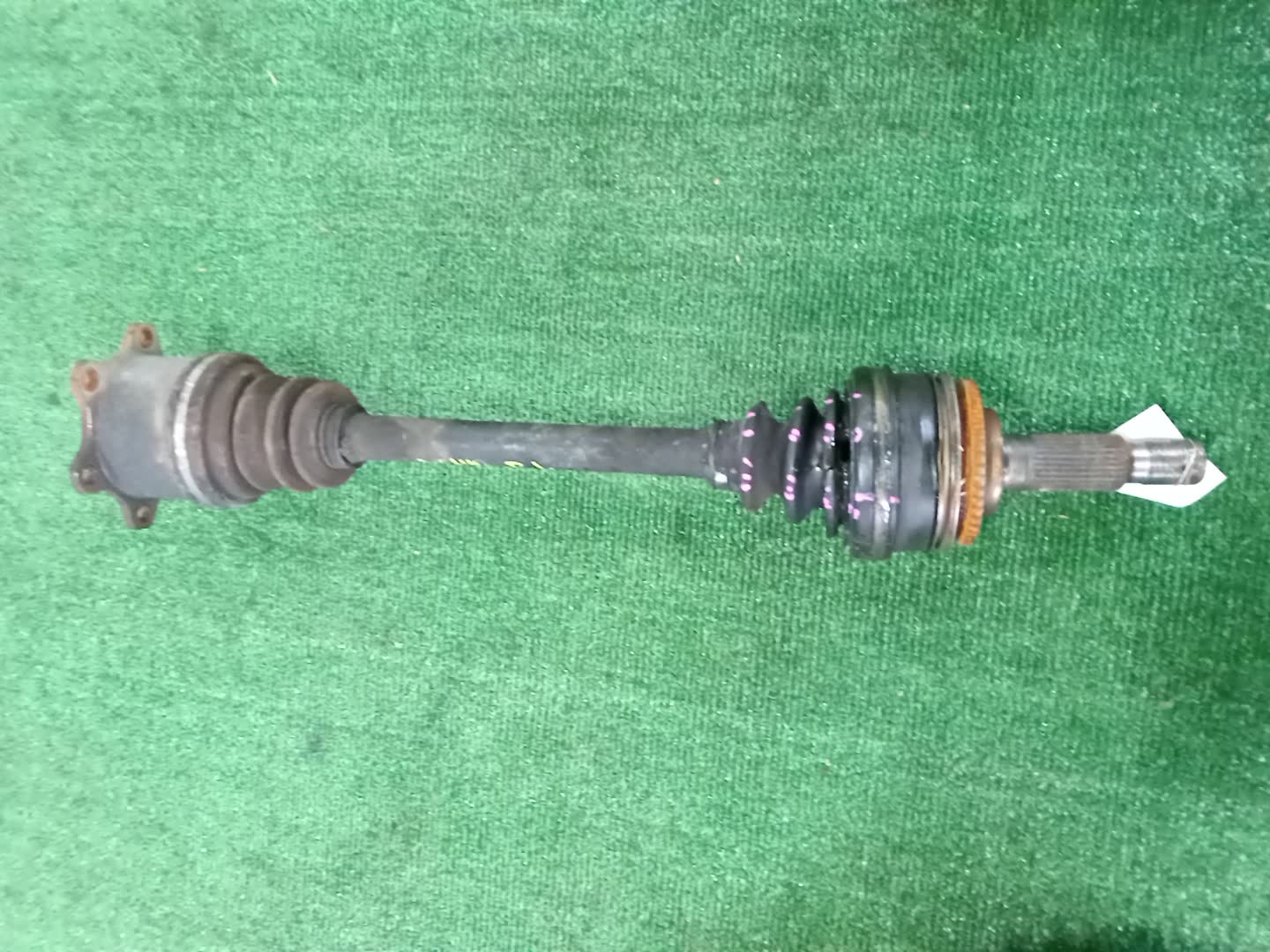 Привод правый задний TOYOTA GRANVIA, GRAND HIACE VCH10W, KCH10W, VCH16W, KCH16W, KCH12W, VCH22 5VZ-FE, 1KZ-TE 1 ракурс Привод правый задний TOYOTA GRANVIA, GRAND HIACE VCH10W, KCH10W, VCH16W, KCH16W, KCH12W, VCH22 5VZ-FE, 1KZ-TE 1 ракурс