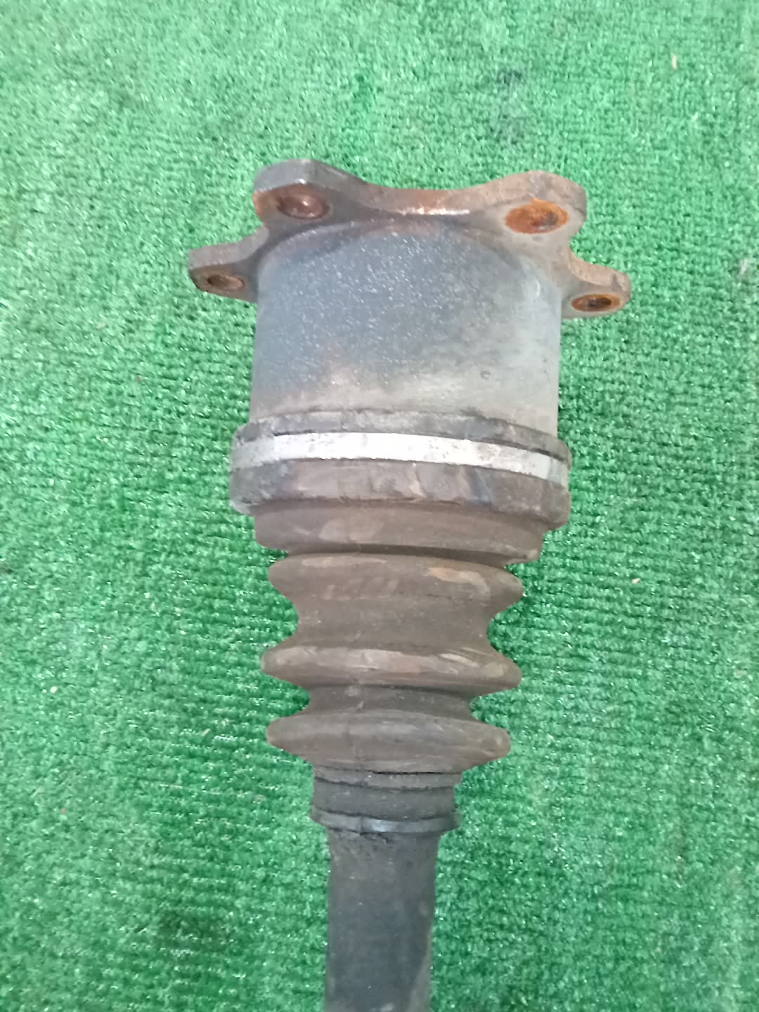 Привод правый задний TOYOTA GRANVIA, GRAND HIACE VCH10W, KCH10W, VCH16W, KCH16W, KCH12W, VCH22 5VZ-FE, 1KZ-TE 3 ракурс Привод правый задний TOYOTA GRANVIA, GRAND HIACE VCH10W, KCH10W, VCH16W, KCH16W, KCH12W, VCH22 5VZ-FE, 1KZ-TE 3 ракурс